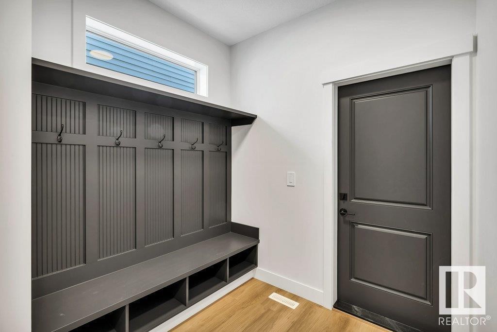 












80 HEMINGWAY CR

,
Spruce Grove,




Alberta
T7X2L6

