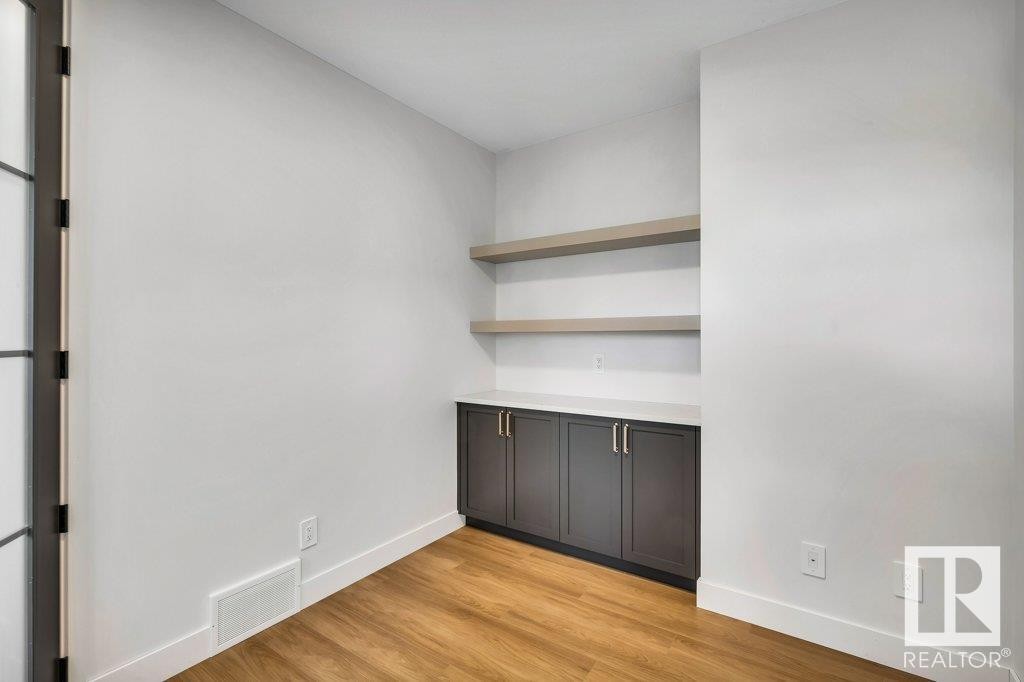












80 HEMINGWAY CR

,
Spruce Grove,




Alberta
T7X2L6

