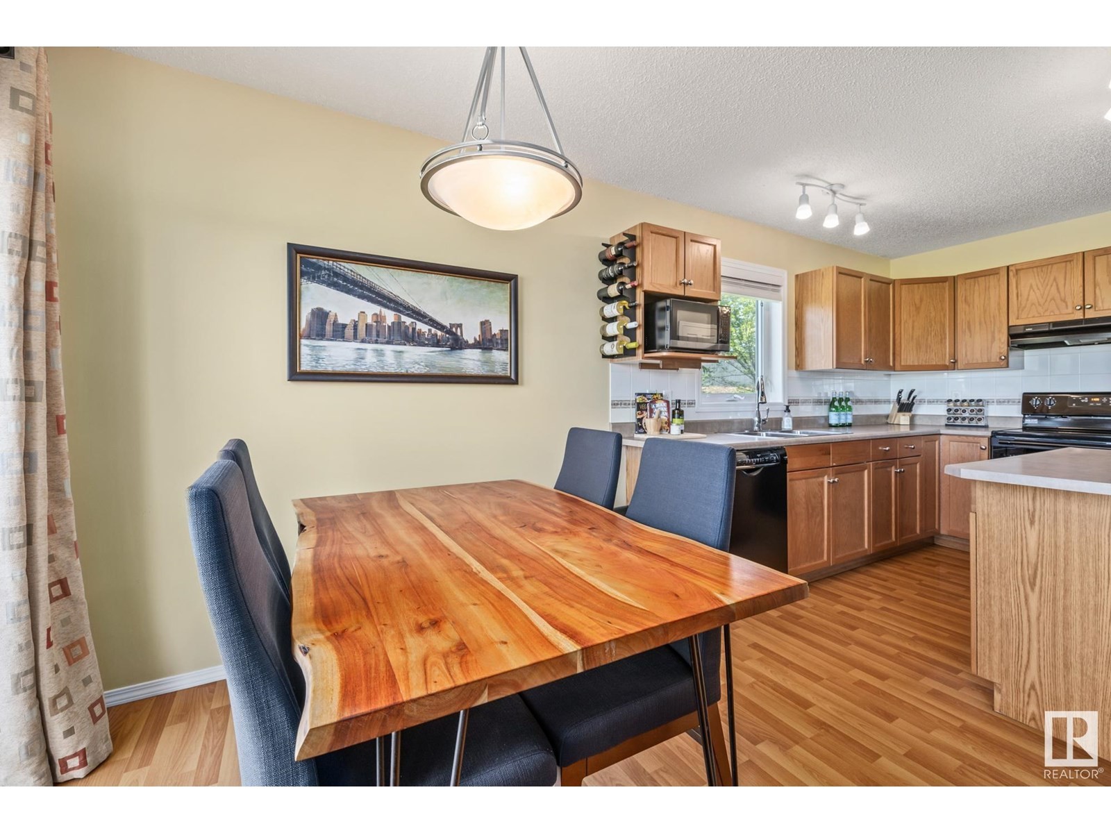












#91 4350 23 ST NW

,
Edmonton,




Alberta
T6T1X8

