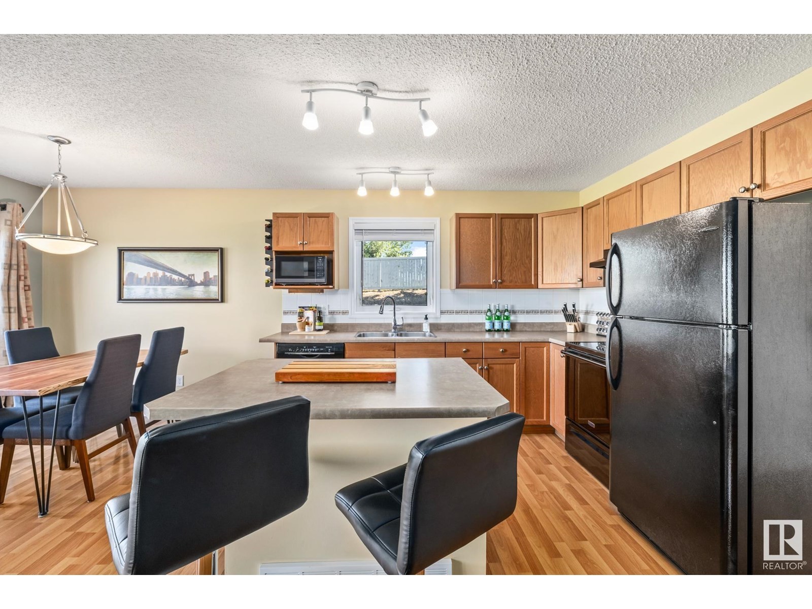 












#91 4350 23 ST NW

,
Edmonton,




Alberta
T6T1X8

