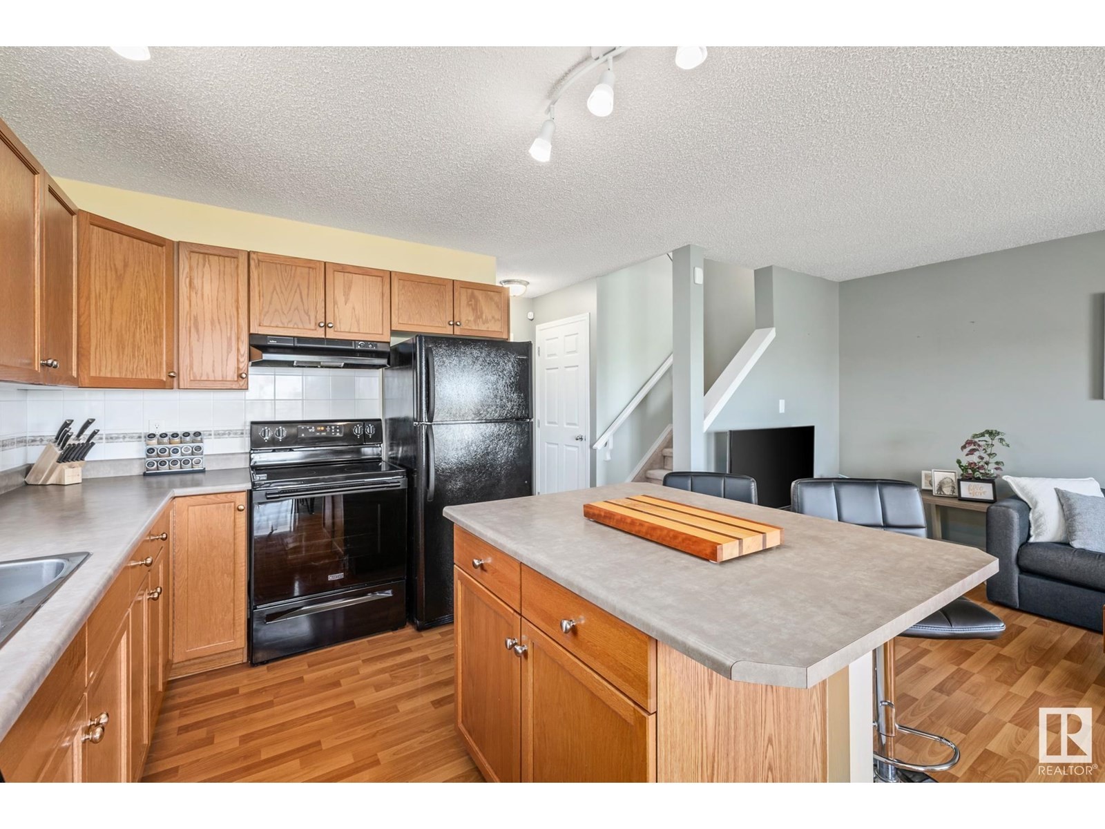 












#91 4350 23 ST NW

,
Edmonton,




Alberta
T6T1X8


