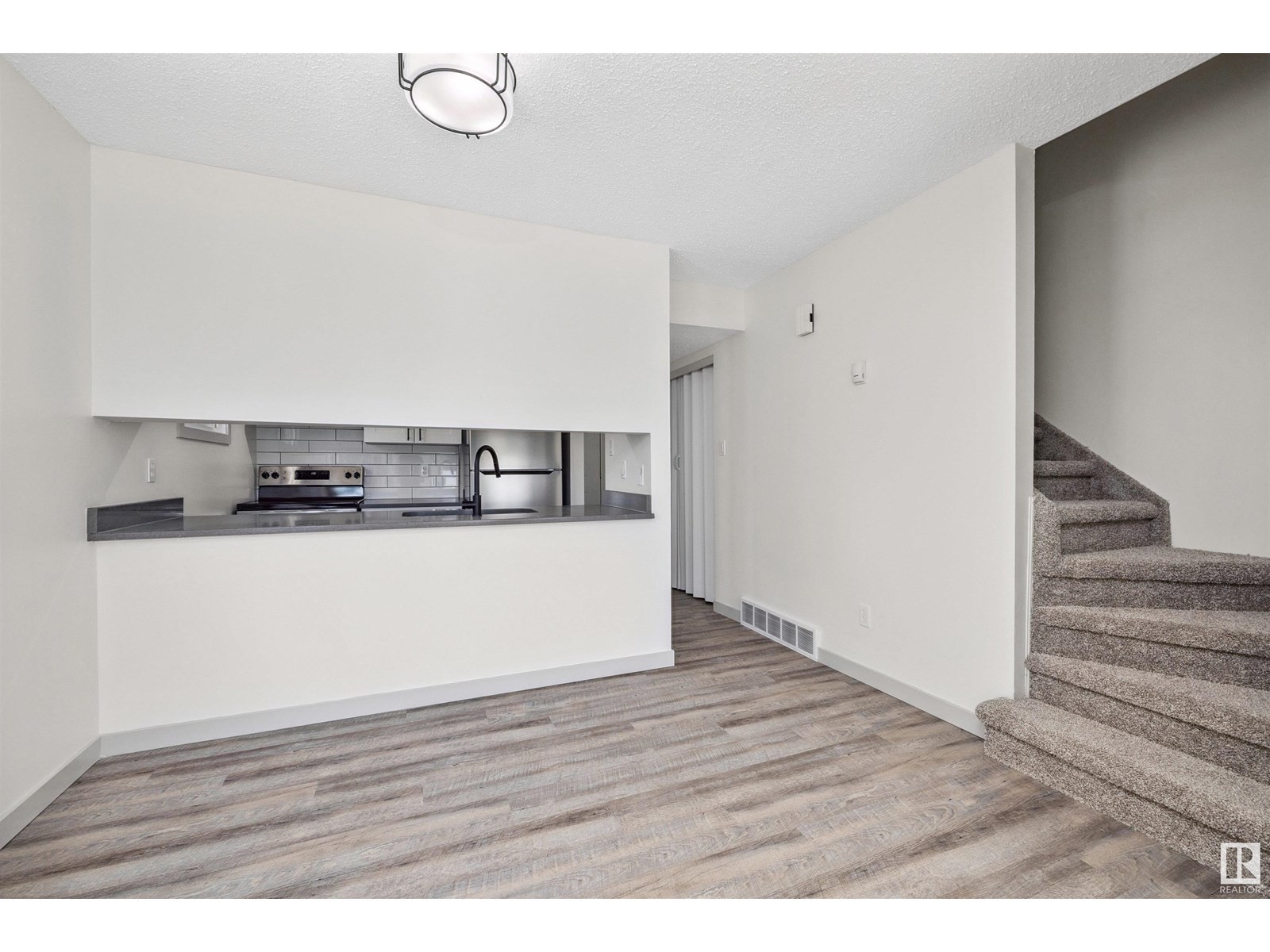 












189 LANCASTER TC NW

,
Edmonton,




Alberta
T5X5T2

