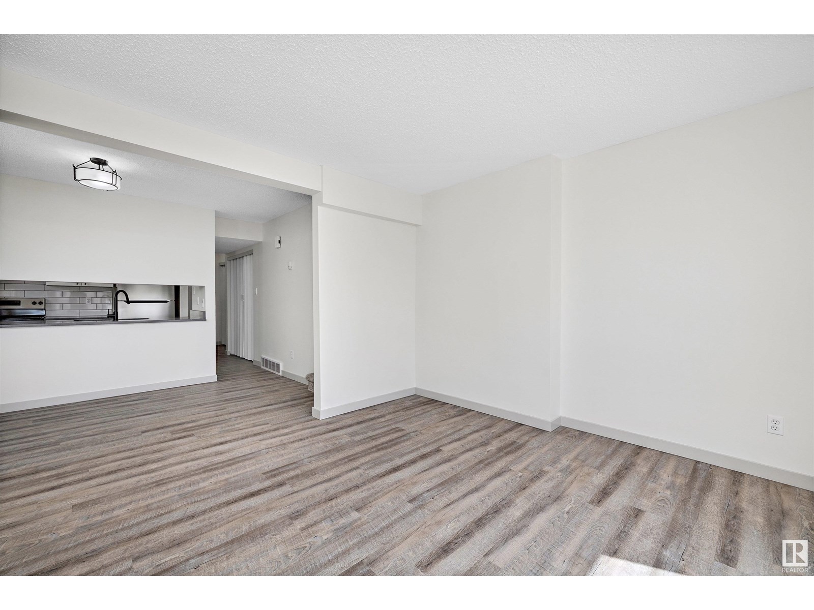 












189 LANCASTER TC NW

,
Edmonton,




Alberta
T5X5T2

