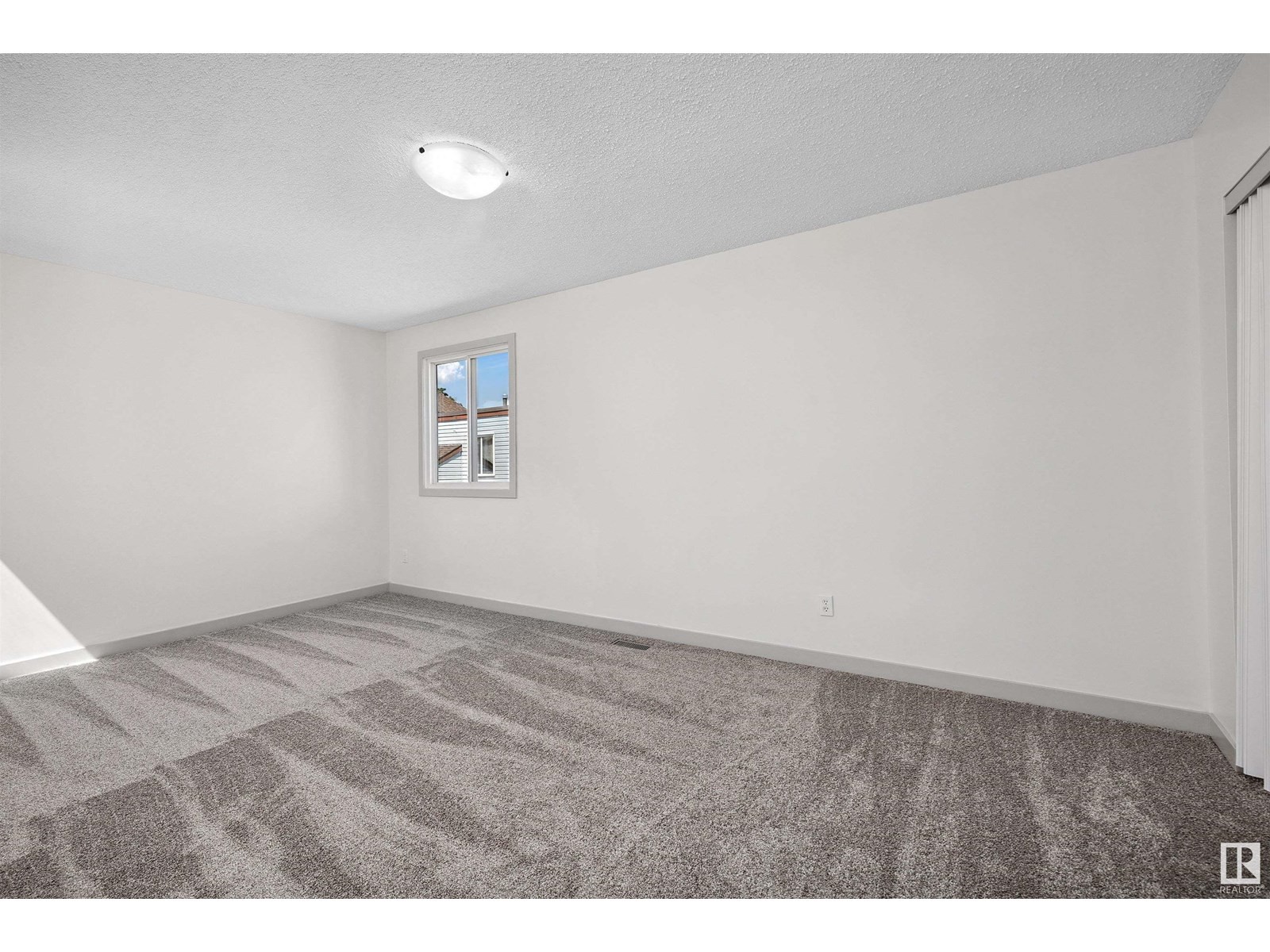 












189 LANCASTER TC NW

,
Edmonton,




Alberta
T5X5T2

