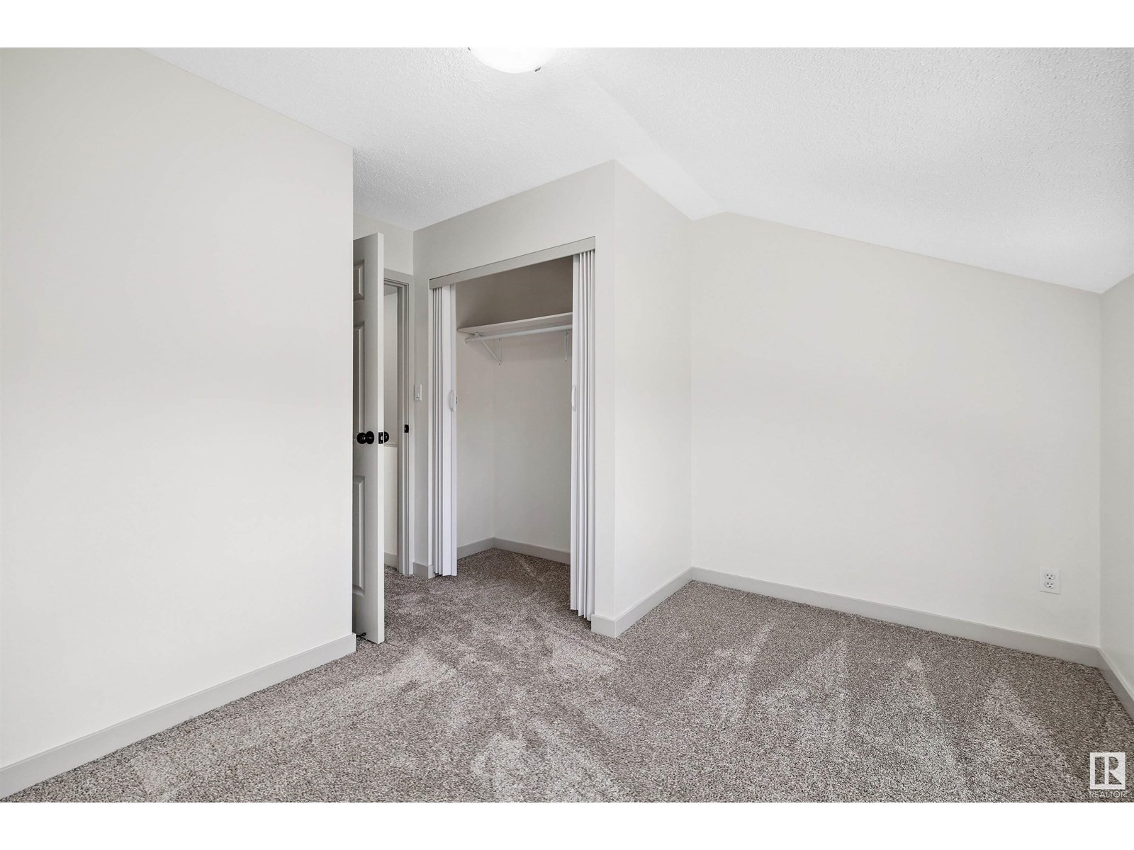 












189 LANCASTER TC NW

,
Edmonton,




Alberta
T5X5T2

