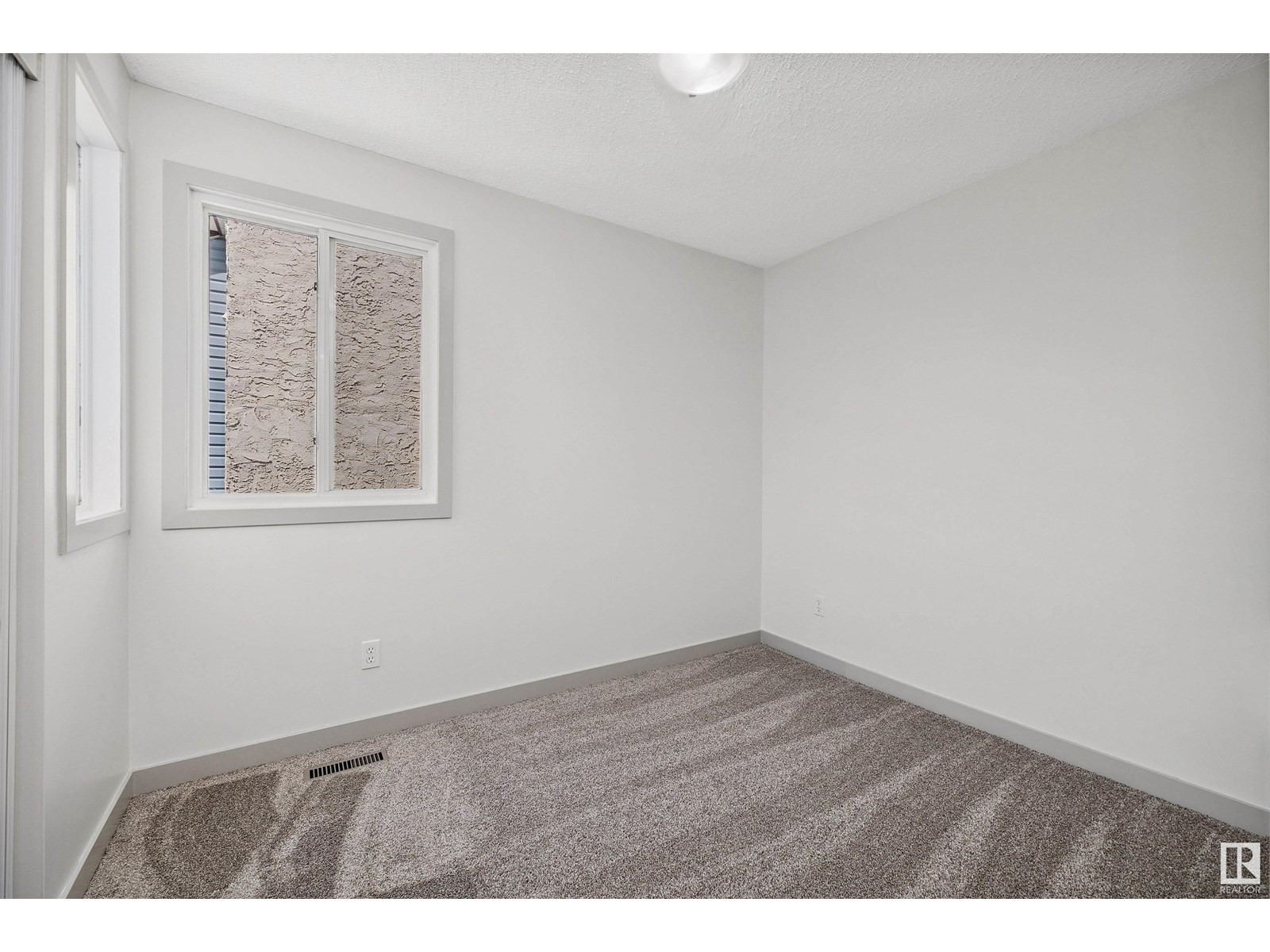 












189 LANCASTER TC NW

,
Edmonton,




Alberta
T5X5T2

