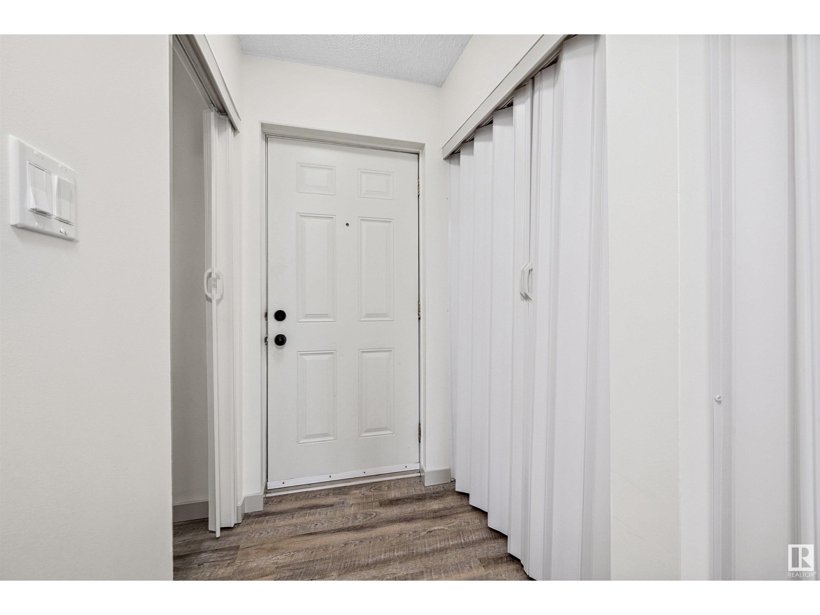 












189 LANCASTER TC NW

,
Edmonton,




Alberta
T5X5T2

