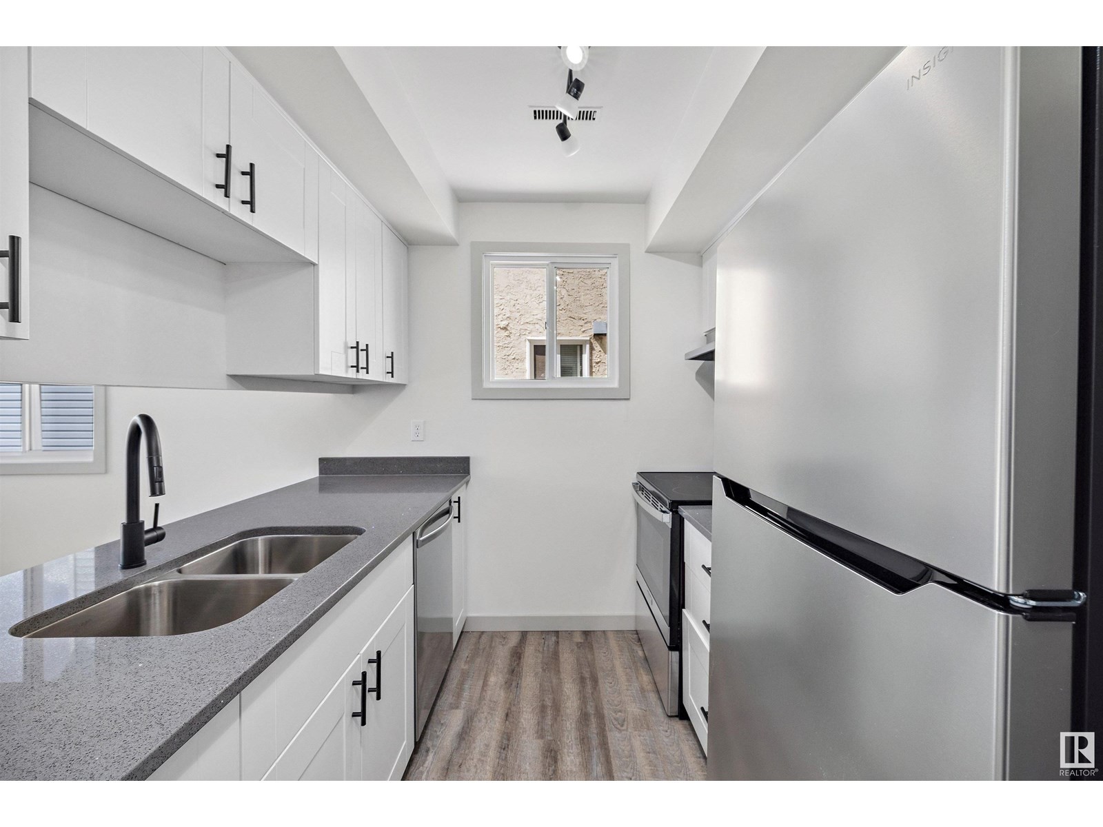 












189 LANCASTER TC NW

,
Edmonton,




Alberta
T5X5T2

