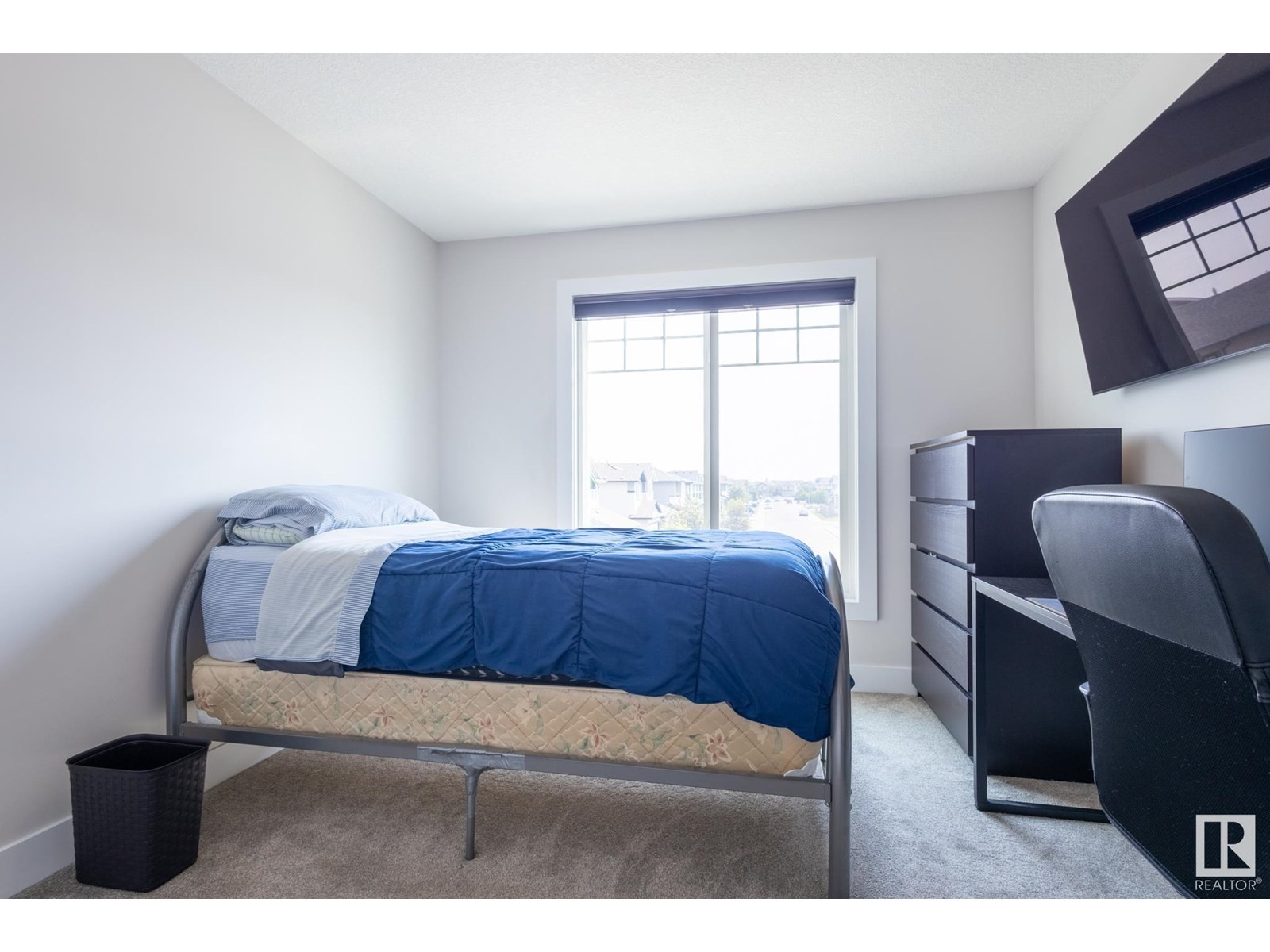












7432 174 AV NW

,
Edmonton,




Alberta
T5Z0J7


