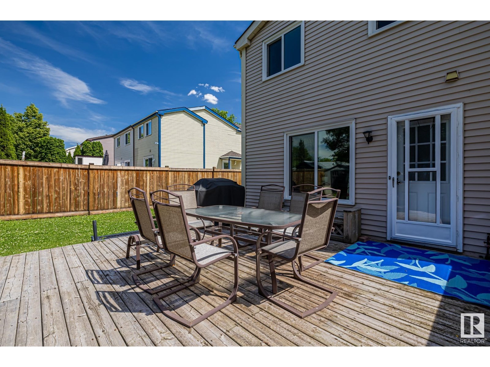 












4 WAVERLY DR

,
St. Albert,




Alberta
T8N3N4


