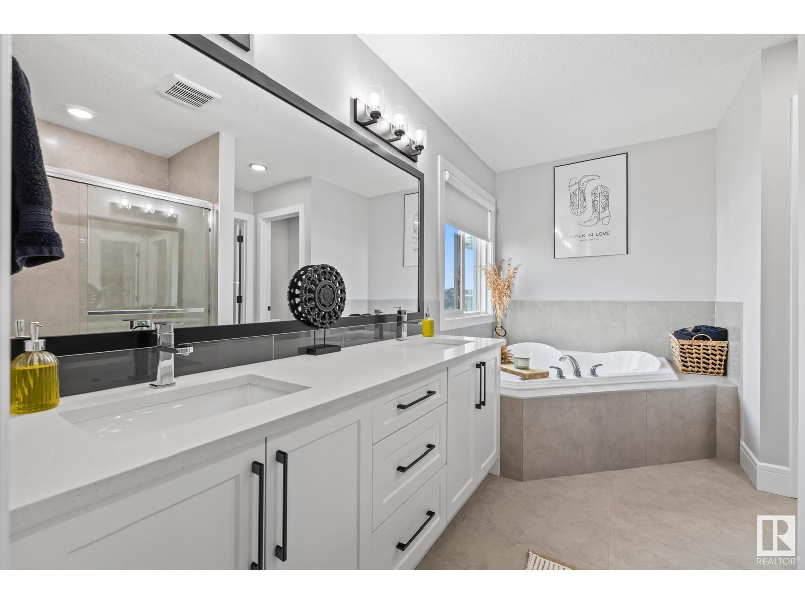 












318 WEST HAVEN DR

,
Leduc,




Alberta
T9E1B6

