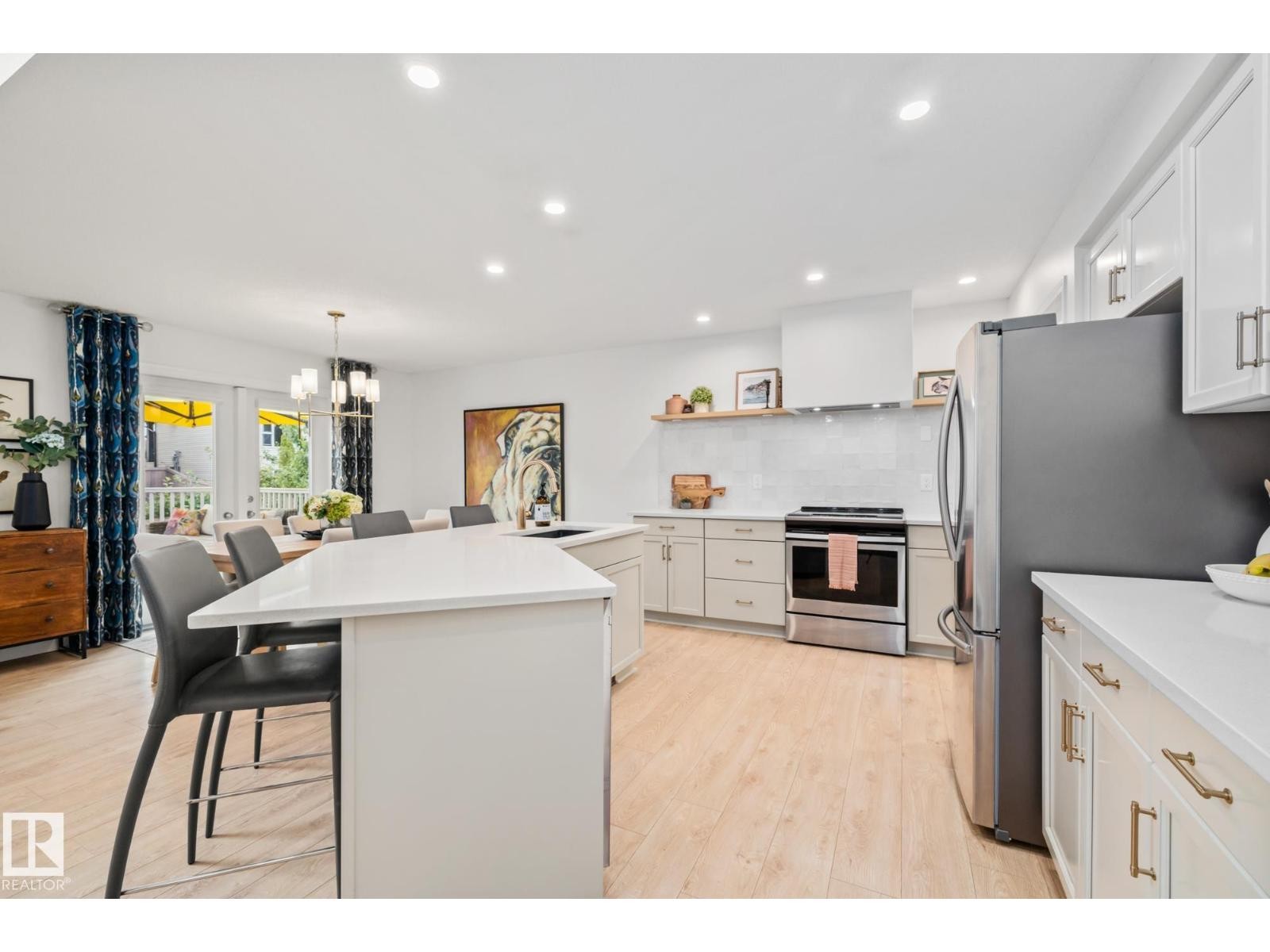 












121 HAYWARD CR NW

,
Edmonton,




Alberta
T6R3G3

