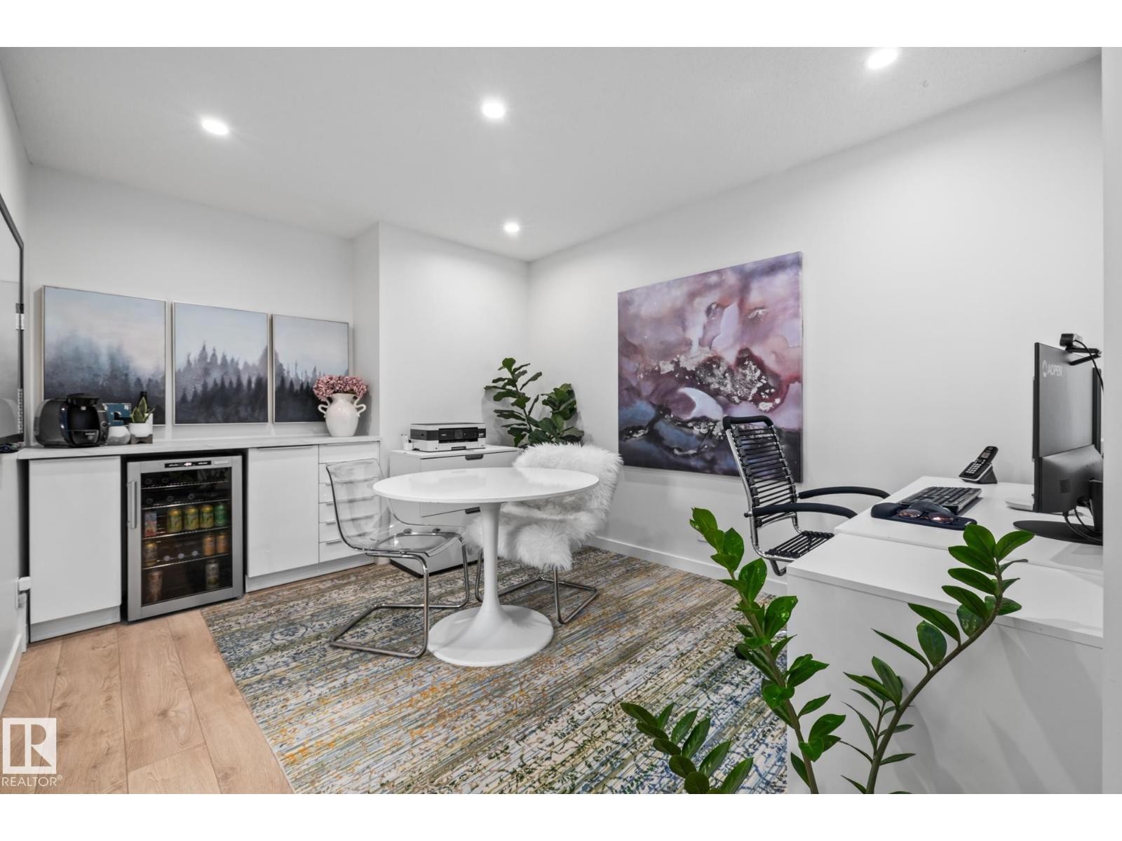 












121 HAYWARD CR NW

,
Edmonton,




Alberta
T6R3G3

