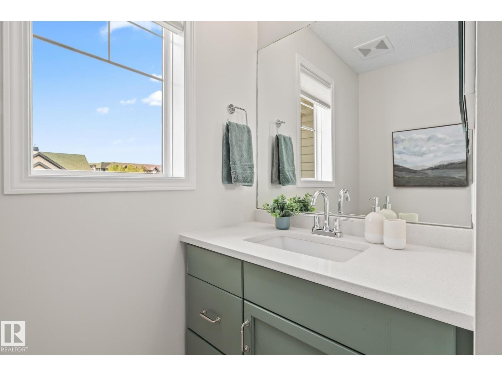 












121 HAYWARD CR NW

,
Edmonton,




Alberta
T6R3G3

