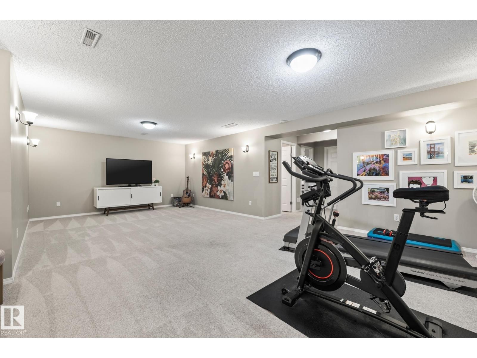 












121 HAYWARD CR NW

,
Edmonton,




Alberta
T6R3G3

