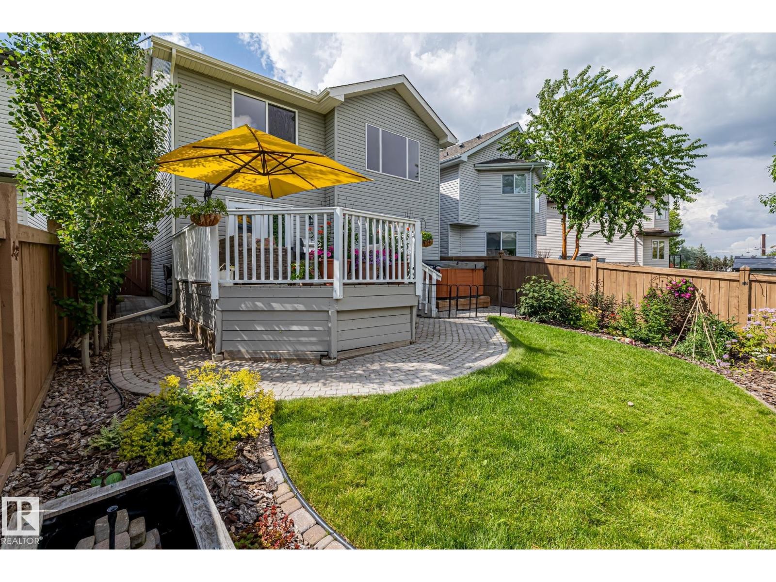 












121 HAYWARD CR NW

,
Edmonton,




Alberta
T6R3G3

