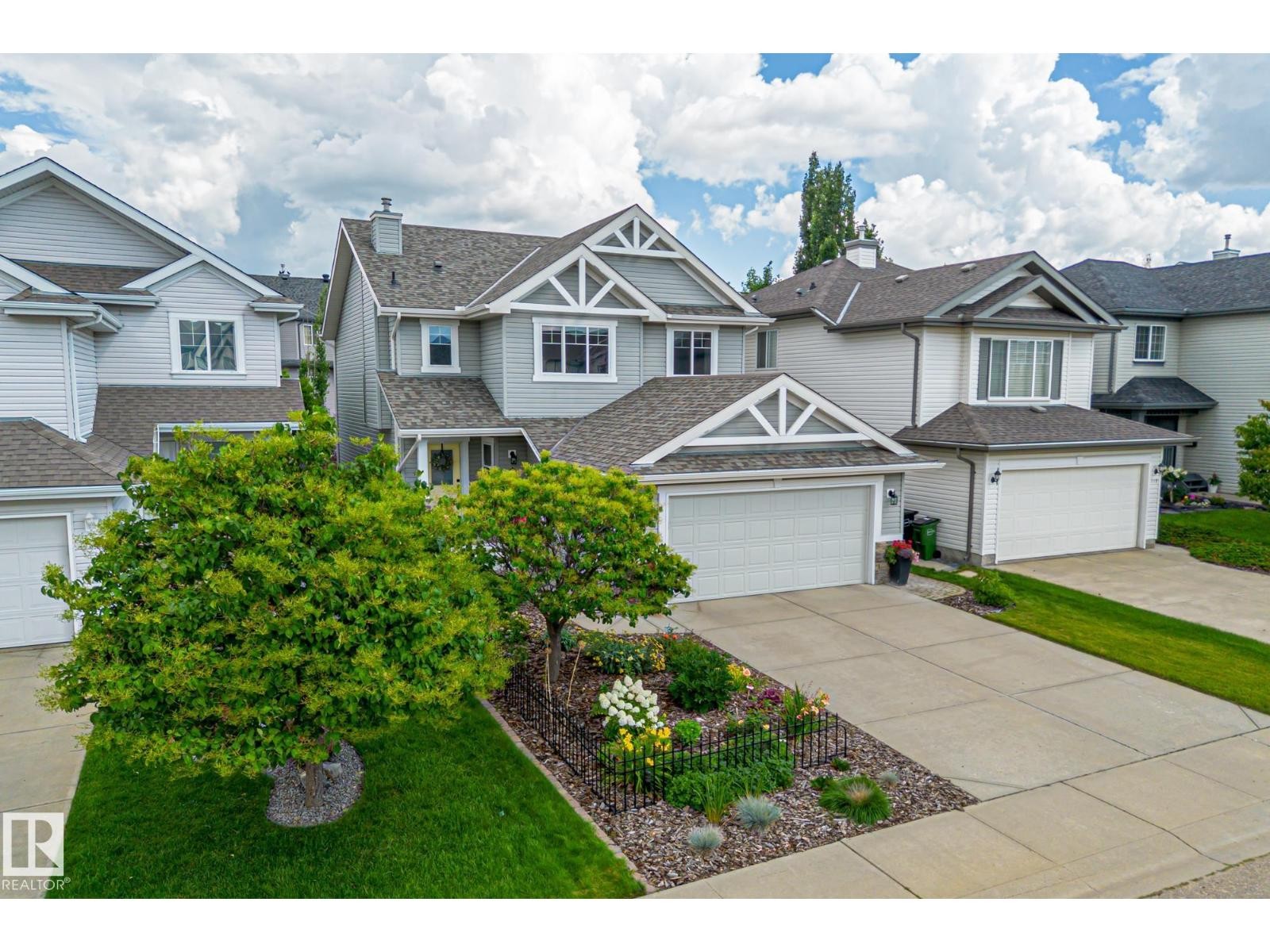 












121 HAYWARD CR NW

,
Edmonton,




Alberta
T6R3G3

