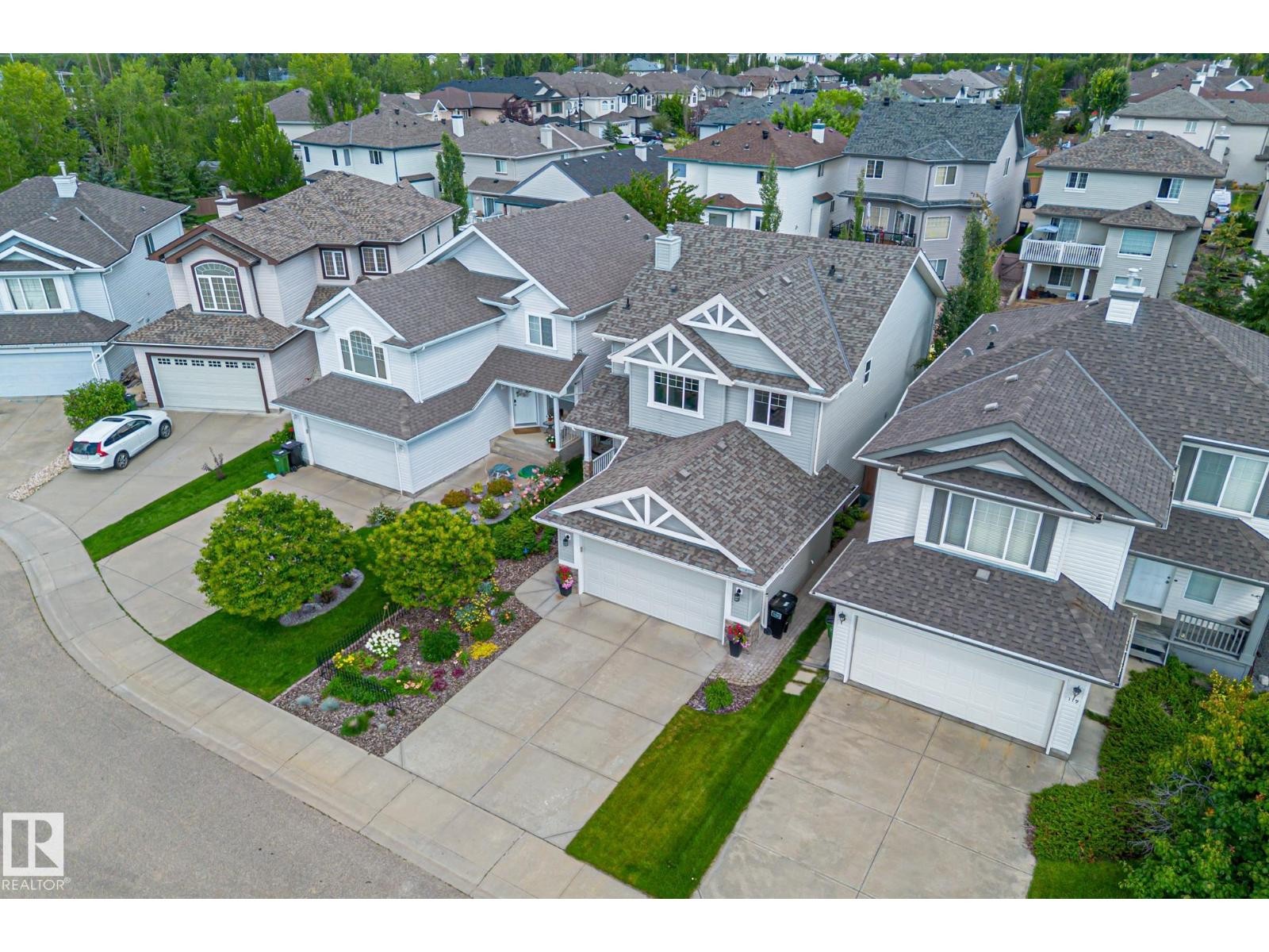 












121 HAYWARD CR NW

,
Edmonton,




Alberta
T6R3G3

