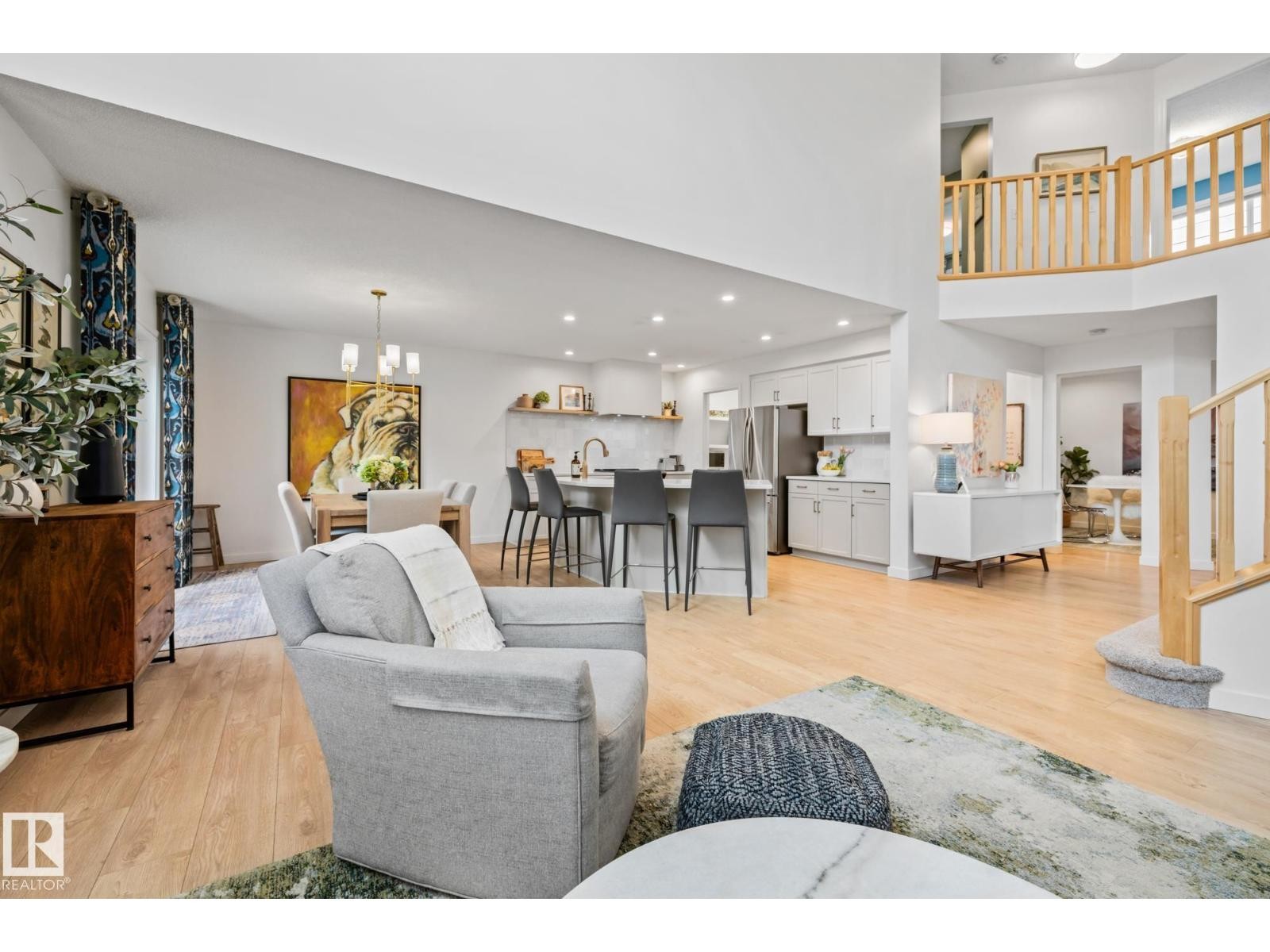 












121 HAYWARD CR NW

,
Edmonton,




Alberta
T6R3G3

