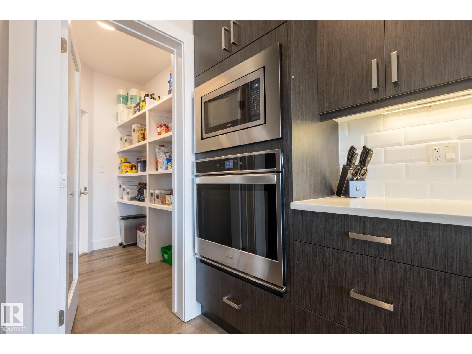 












7432 174 AV NW

,
Edmonton,




Alberta
T5Z0J7

