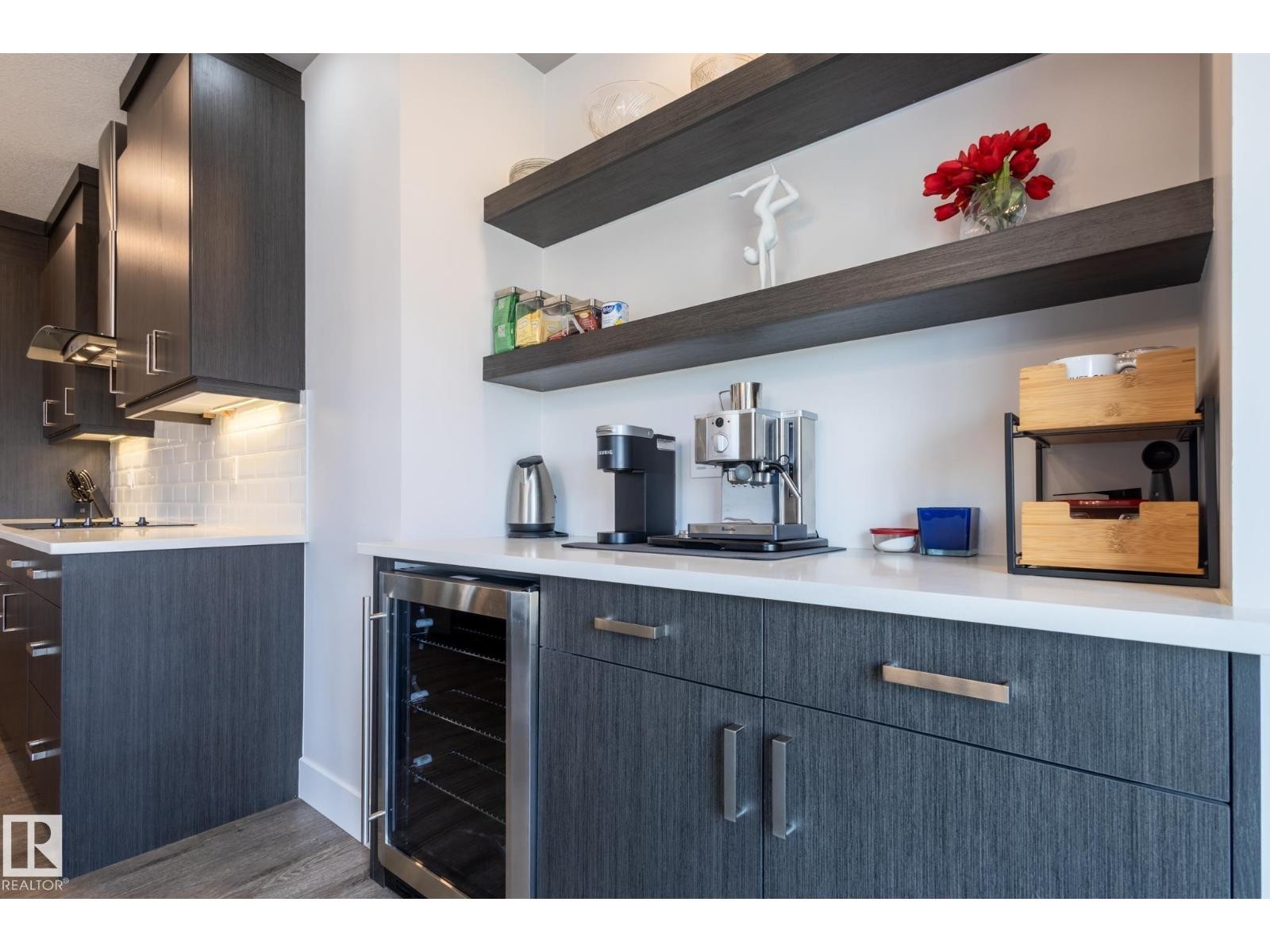 












7432 174 AV NW

,
Edmonton,




Alberta
T5Z0J7

