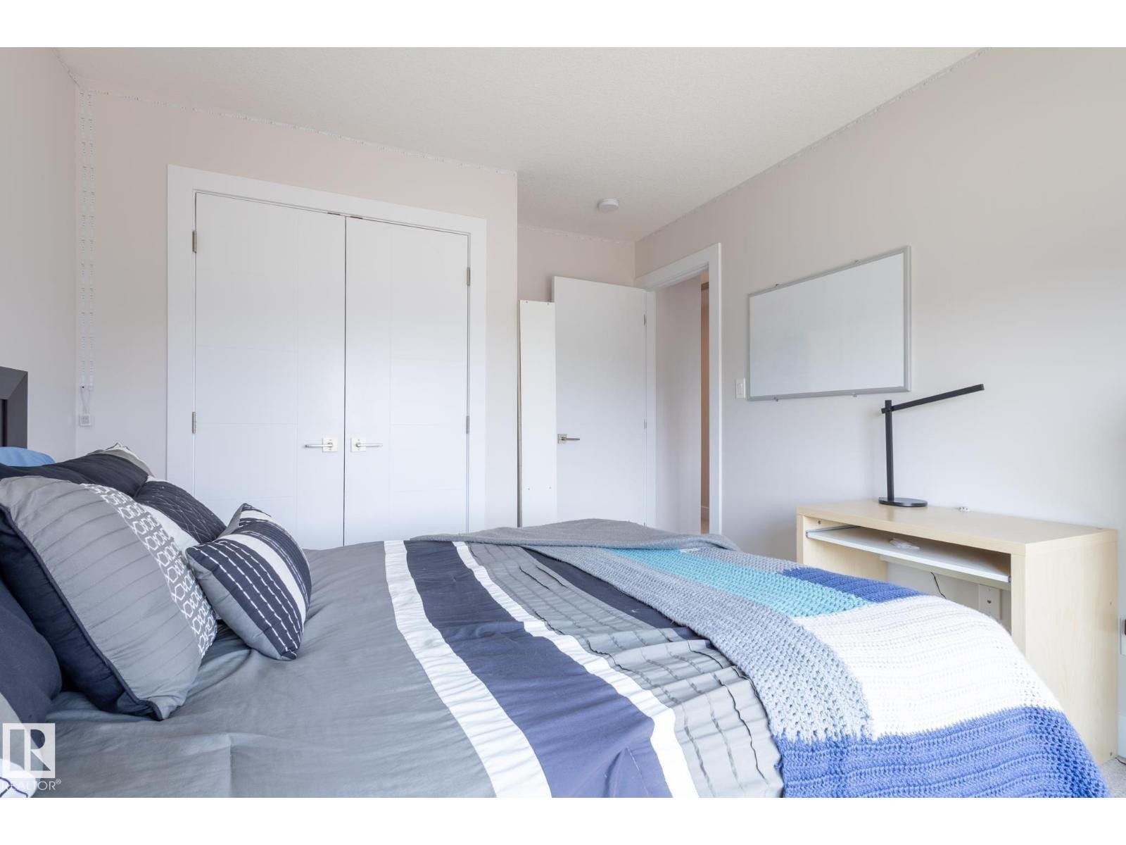 












7432 174 AV NW

,
Edmonton,




Alberta
T5Z0J7

