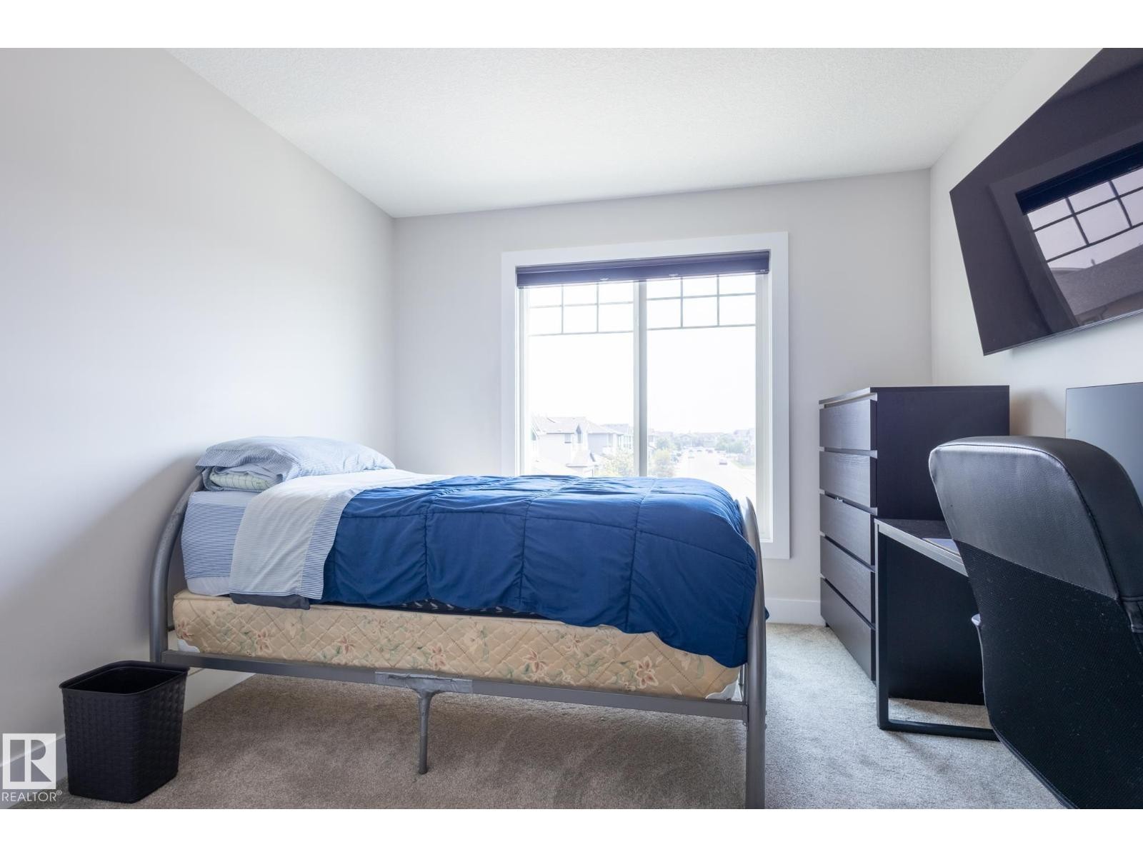 












7432 174 AV NW

,
Edmonton,




Alberta
T5Z0J7

