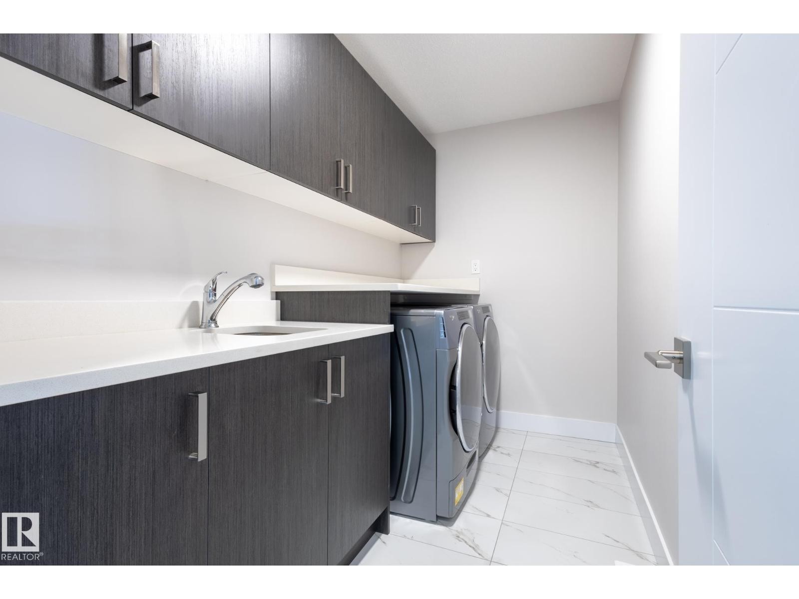 












7432 174 AV NW

,
Edmonton,




Alberta
T5Z0J7

