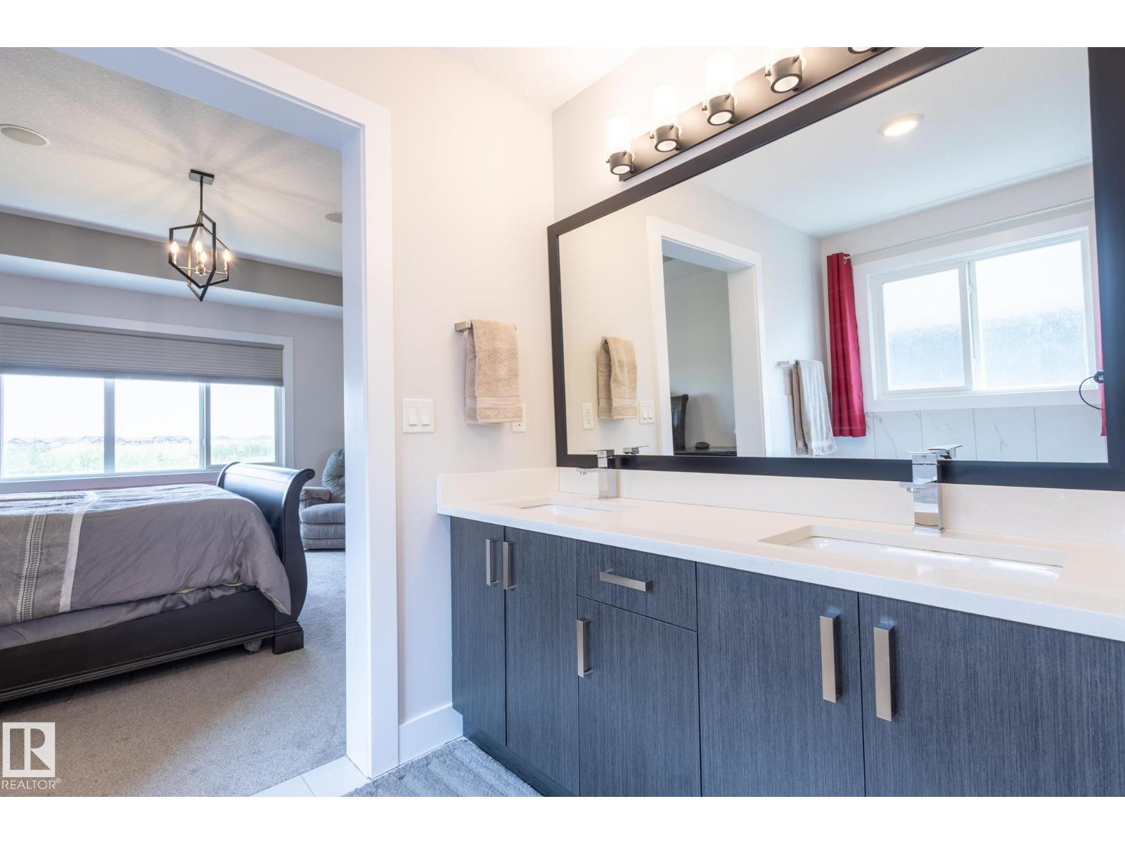 












7432 174 AV NW

,
Edmonton,




Alberta
T5Z0J7

