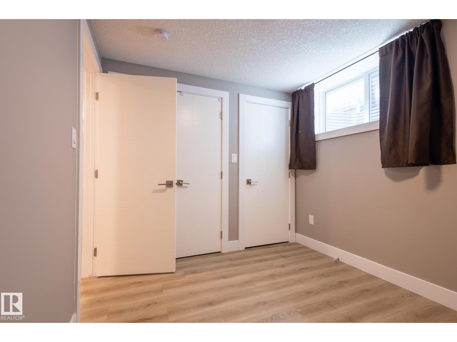 












7432 174 AV NW

,
Edmonton,




Alberta
T5Z0J7


