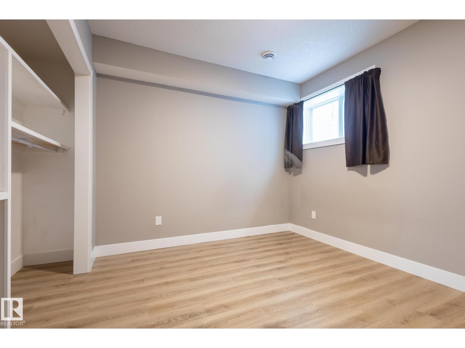 












7432 174 AV NW

,
Edmonton,




Alberta
T5Z0J7

