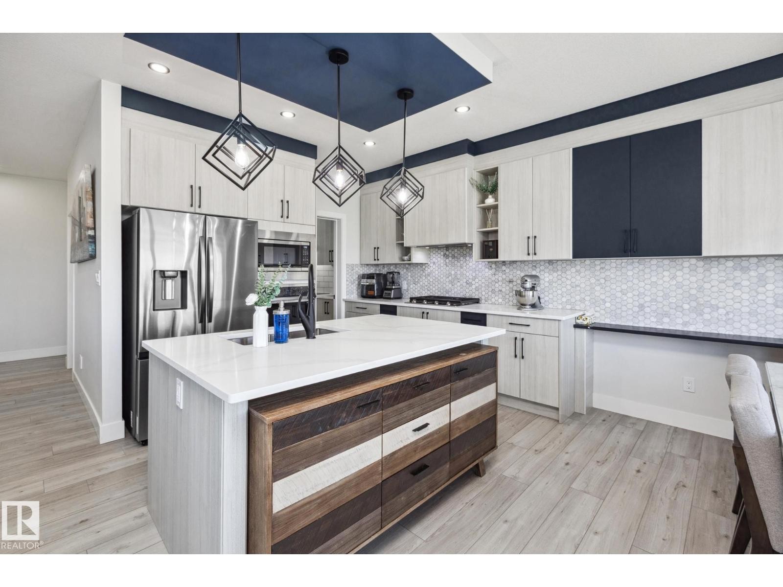 












18204 94 ST NW

,
Edmonton,




Alberta
T5Z0G6

