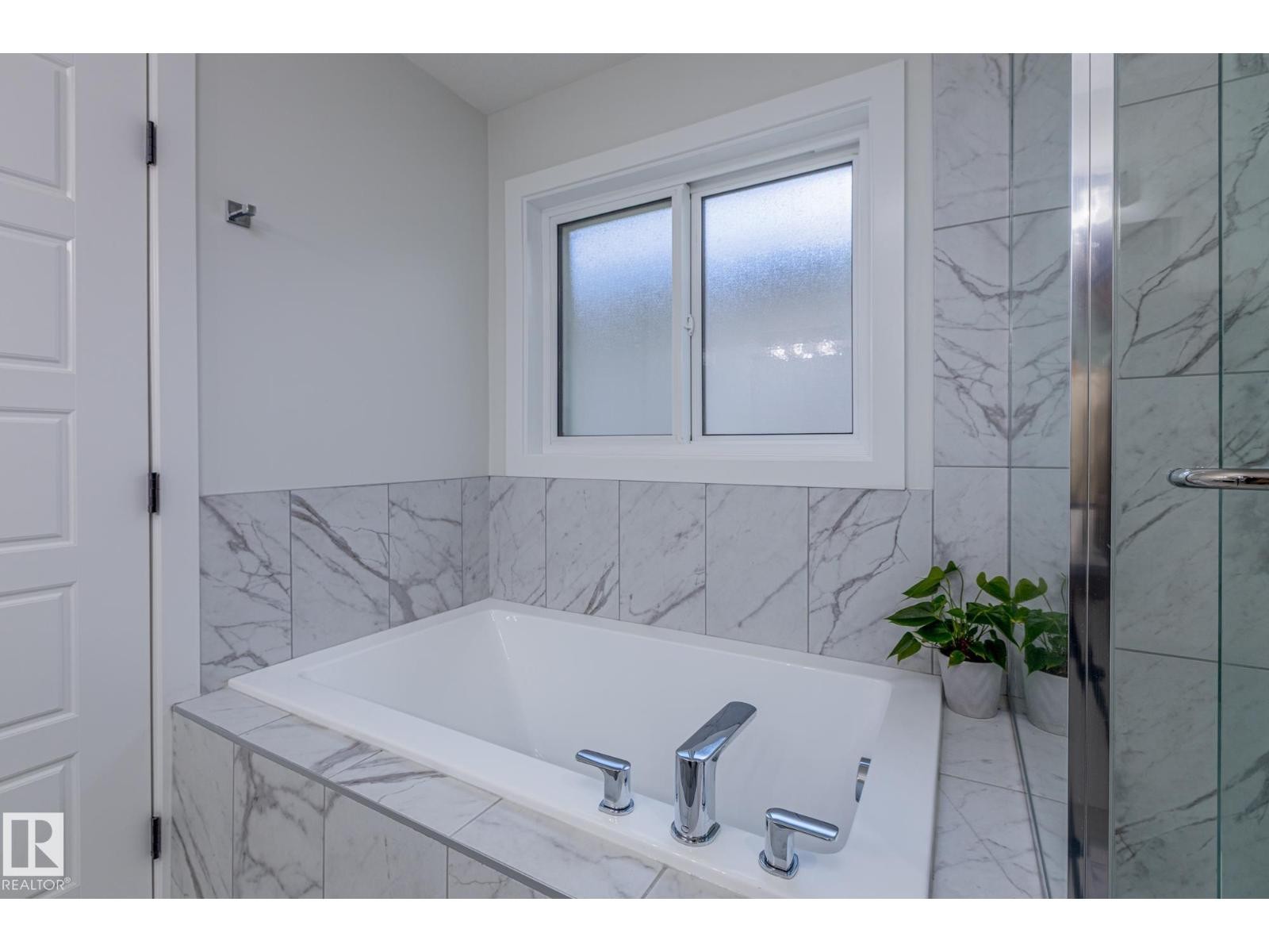 












18204 94 ST NW

,
Edmonton,




Alberta
T5Z0G6

