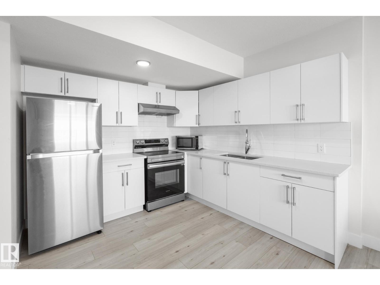 












18204 94 ST NW

,
Edmonton,




Alberta
T5Z0G6

