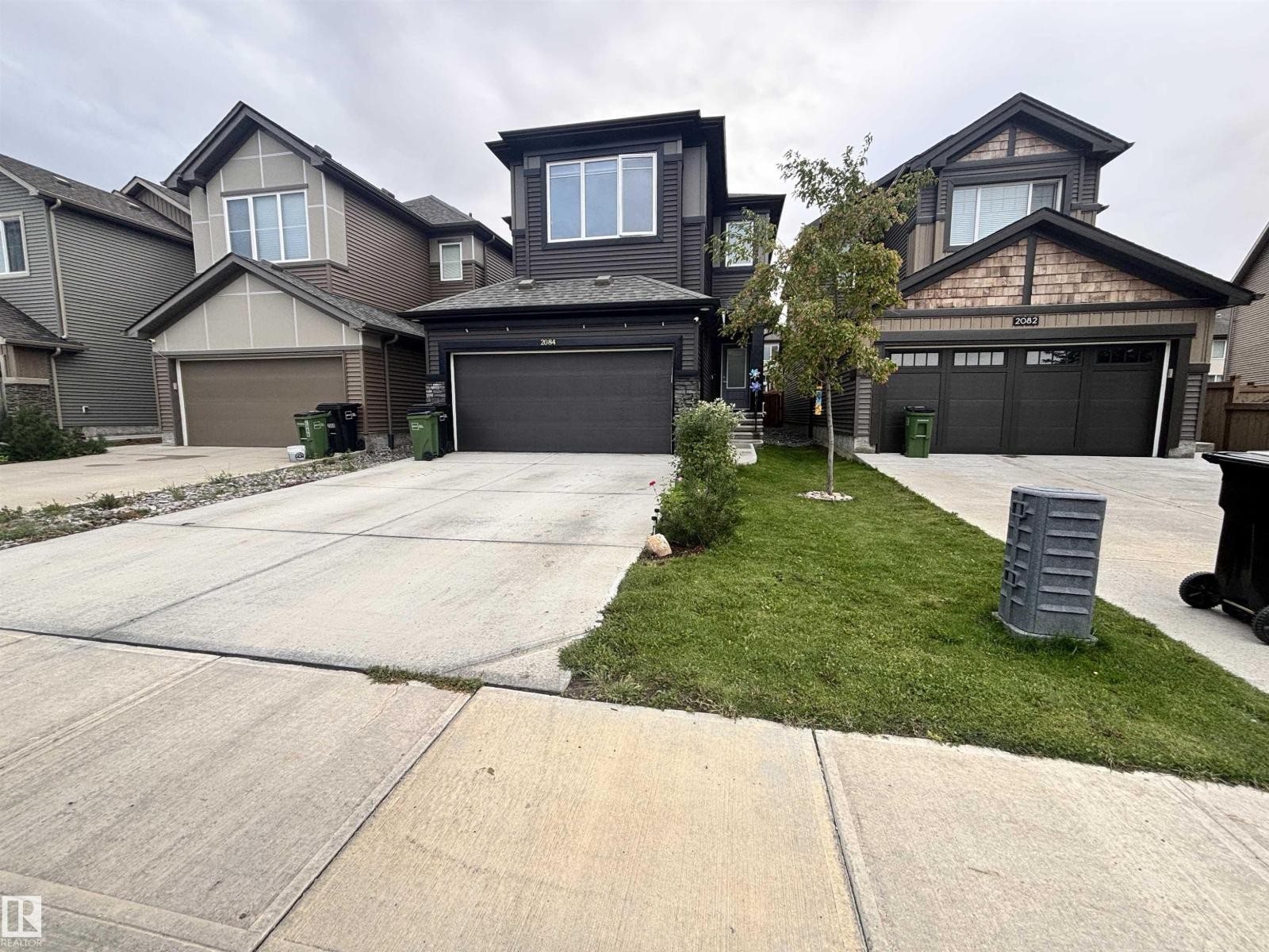 












2084 GRAYDON HILL CR SW SW

,
Edmonton,




Alberta
T6W4C7

