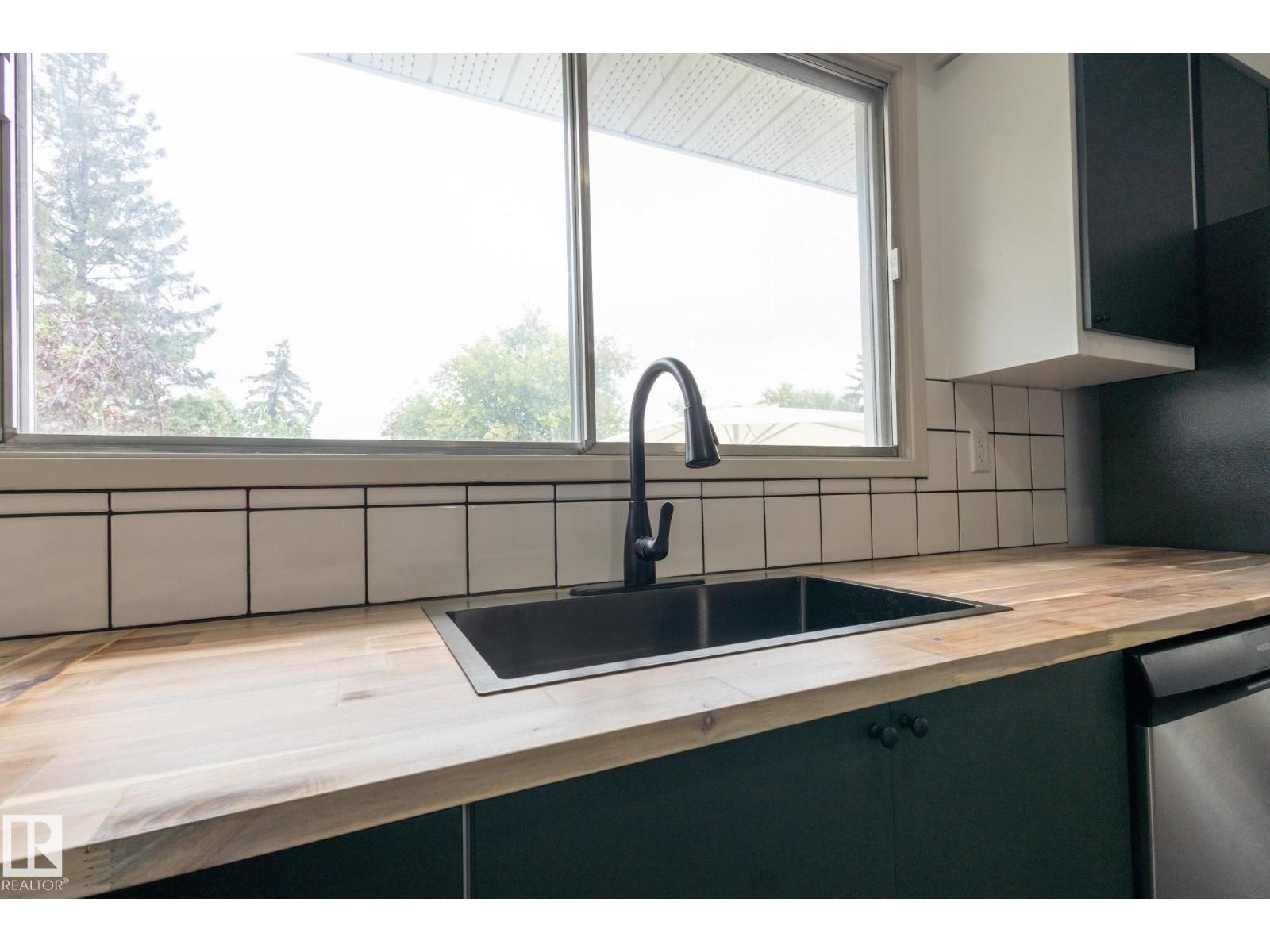 












75 MARION DR

,
Sherwood Park,




Alberta
T8A2G8

