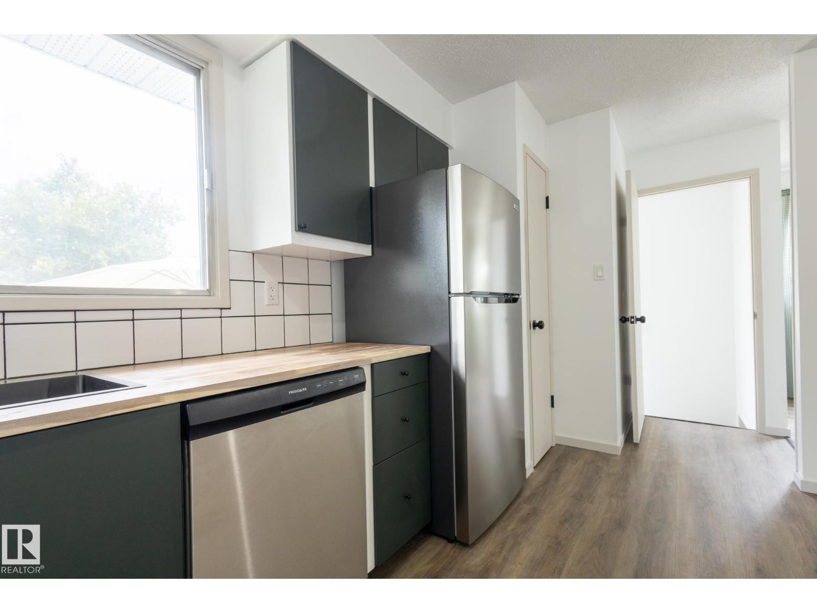 












75 MARION DR

,
Sherwood Park,




Alberta
T8A2G8

