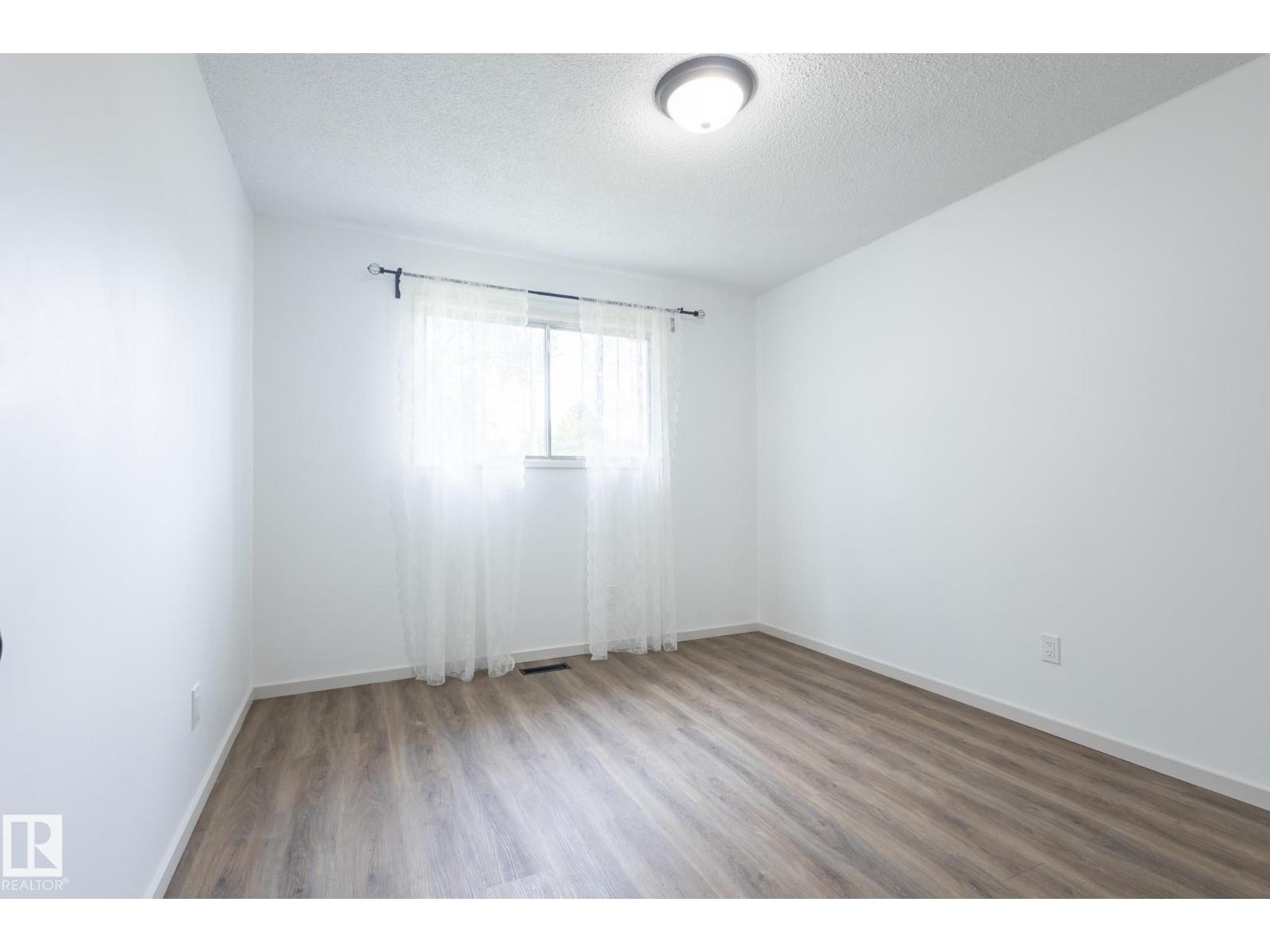 












75 MARION DR

,
Sherwood Park,




Alberta
T8A2G8

