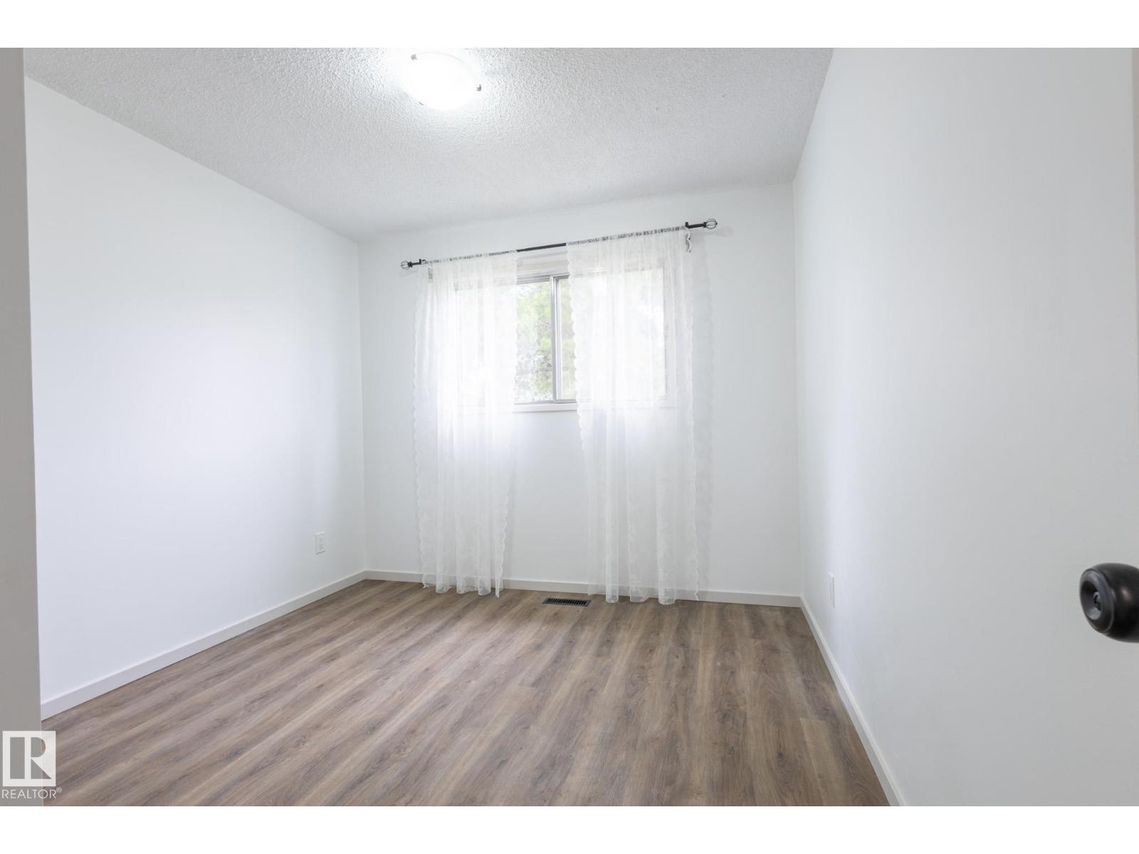 












75 MARION DR

,
Sherwood Park,




Alberta
T8A2G8

