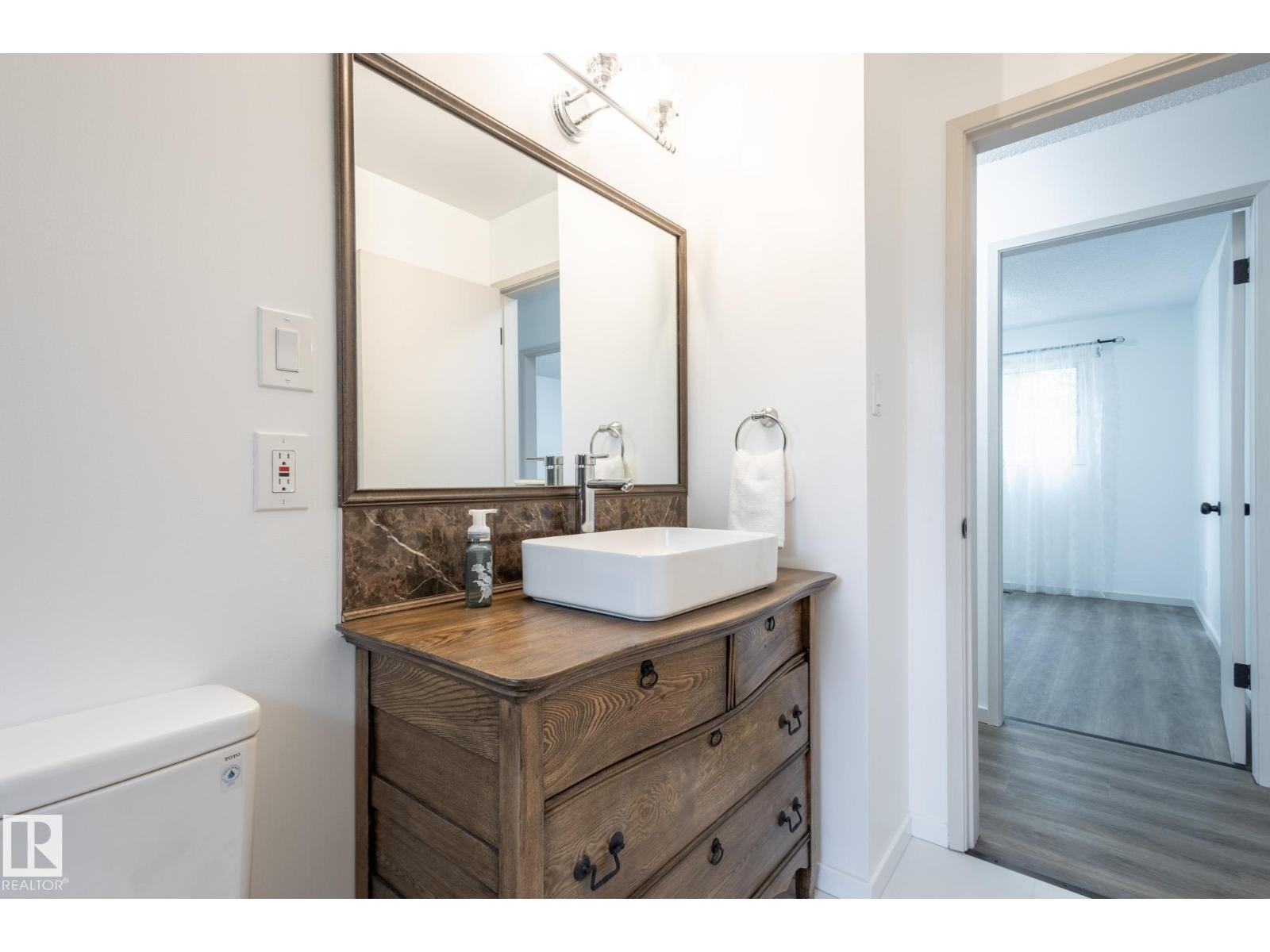 












75 MARION DR

,
Sherwood Park,




Alberta
T8A2G8

