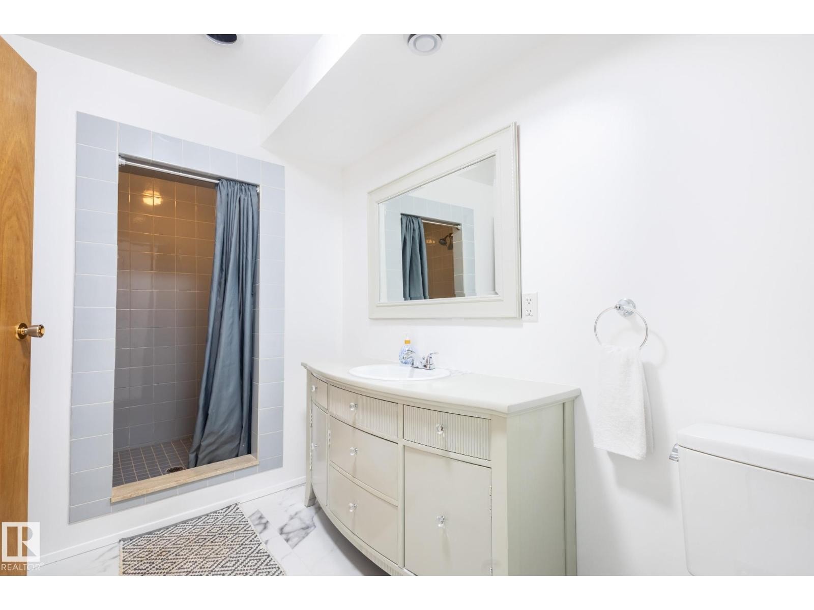 












75 MARION DR

,
Sherwood Park,




Alberta
T8A2G8

