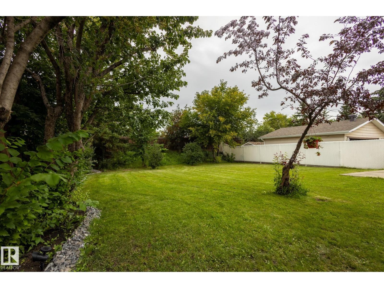 












75 MARION DR

,
Sherwood Park,




Alberta
T8A2G8


