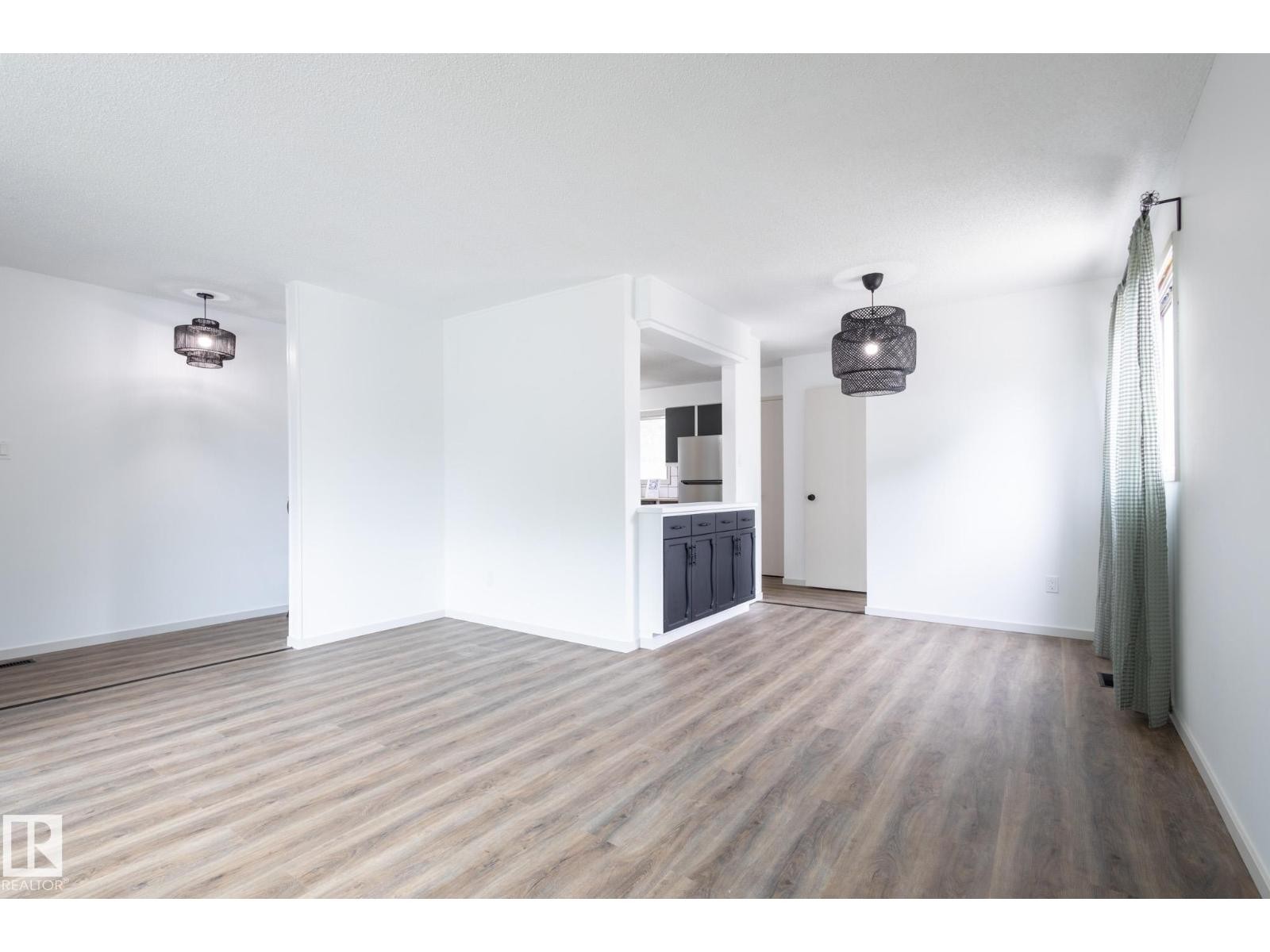 












75 MARION DR

,
Sherwood Park,




Alberta
T8A2G8

