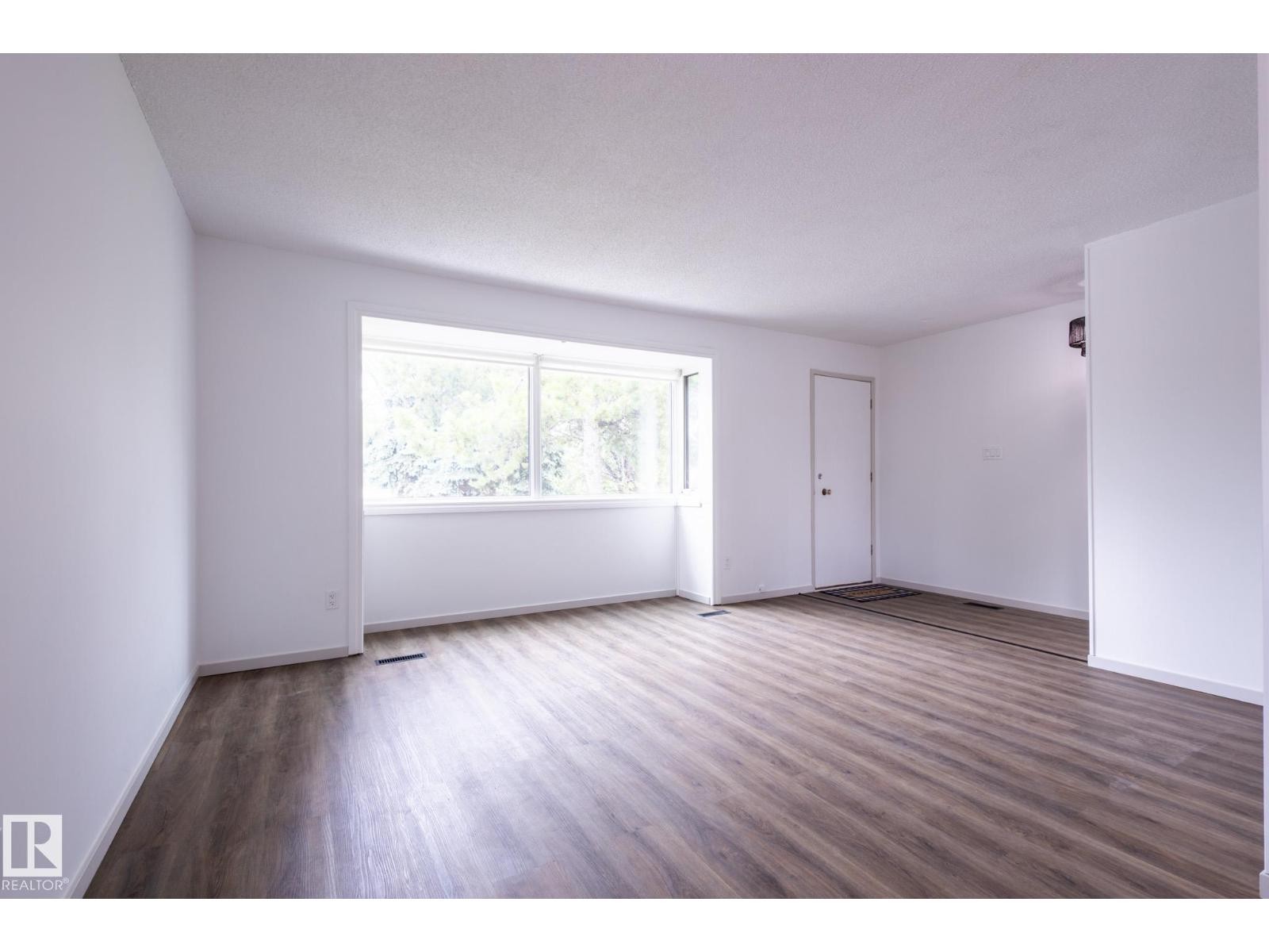 












75 MARION DR

,
Sherwood Park,




Alberta
T8A2G8

