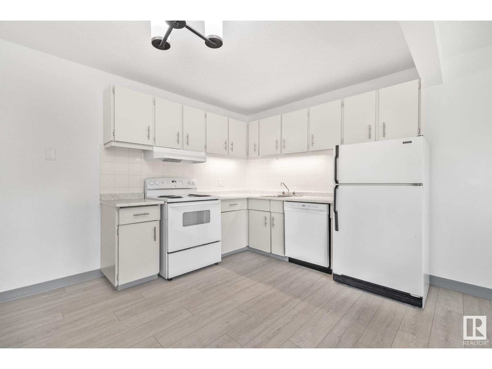 












#106 8604 GATEWAY BV NW

,
Edmonton,




Alberta
T6E4B6


