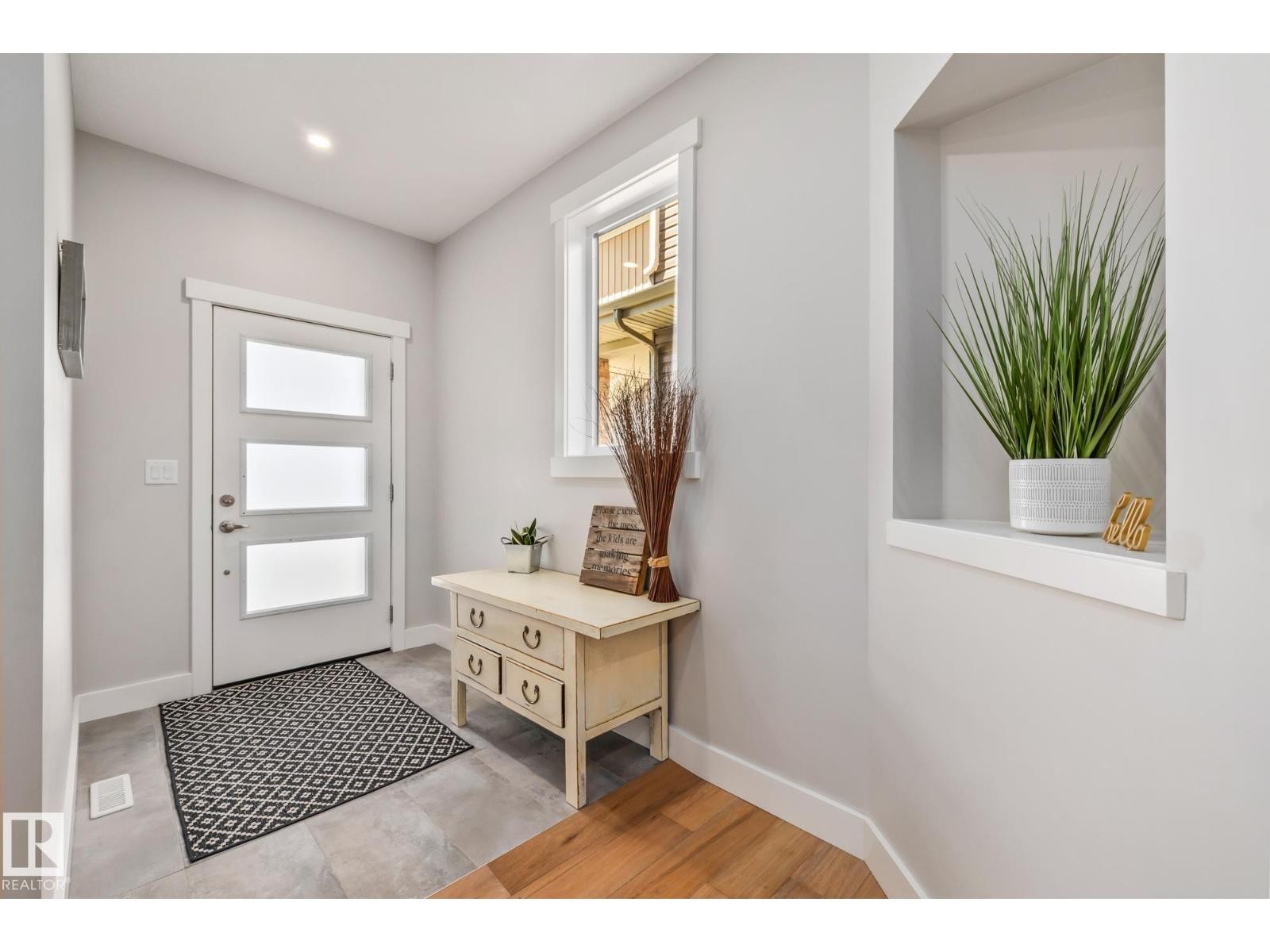 












15 ELISE PL

,
St. Albert,




Alberta
T8N7P5


