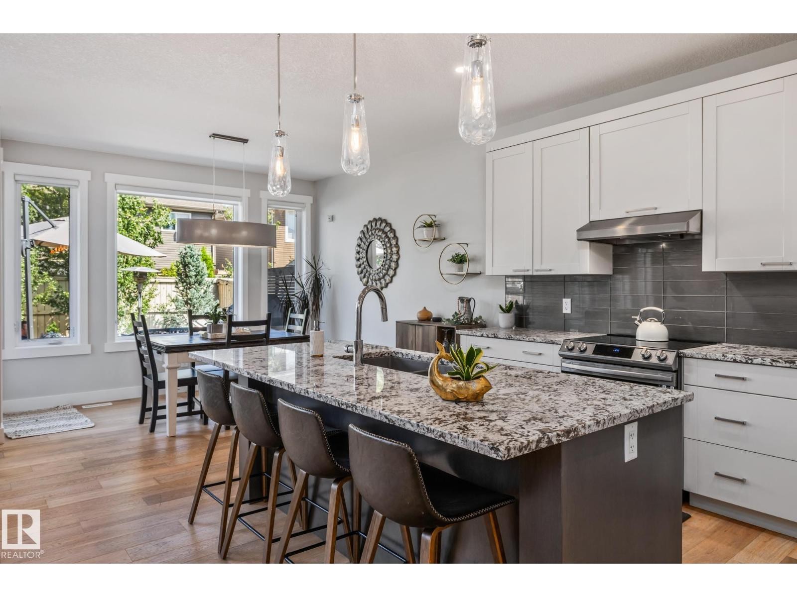 












15 ELISE PL

,
St. Albert,




Alberta
T8N7P5

