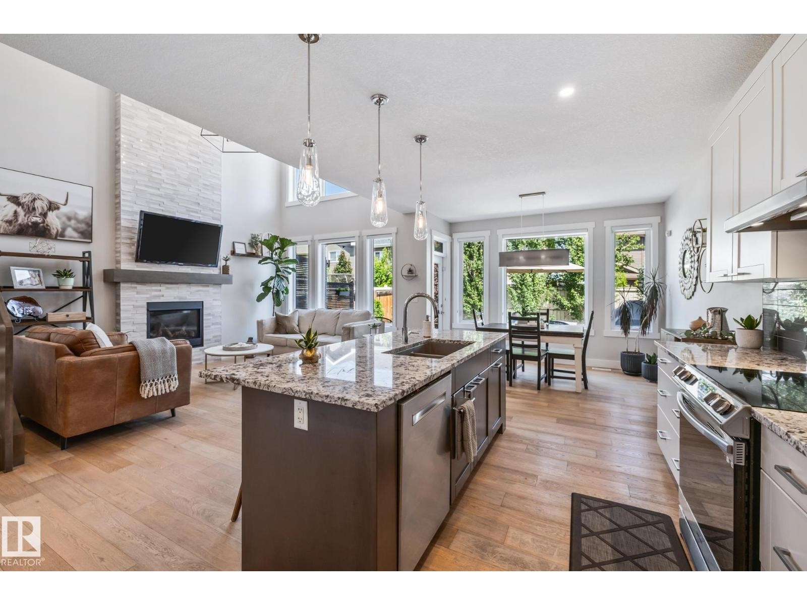 












15 ELISE PL

,
St. Albert,




Alberta
T8N7P5

