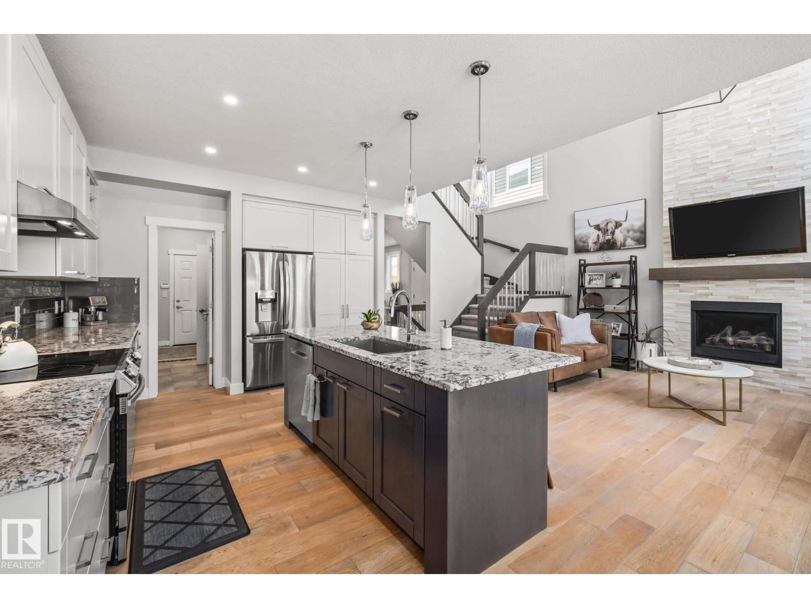 












15 ELISE PL

,
St. Albert,




Alberta
T8N7P5

