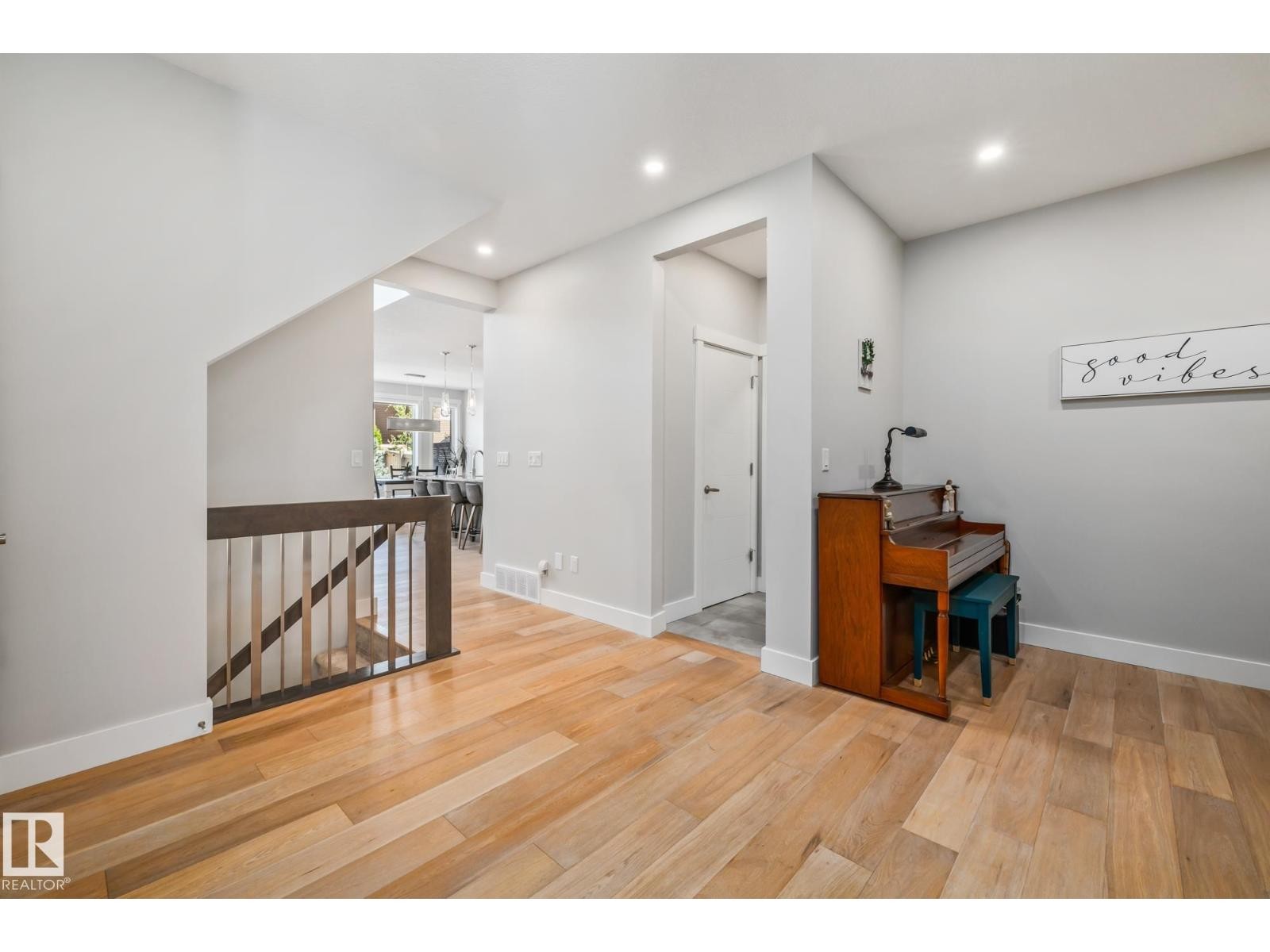 












15 ELISE PL

,
St. Albert,




Alberta
T8N7P5

